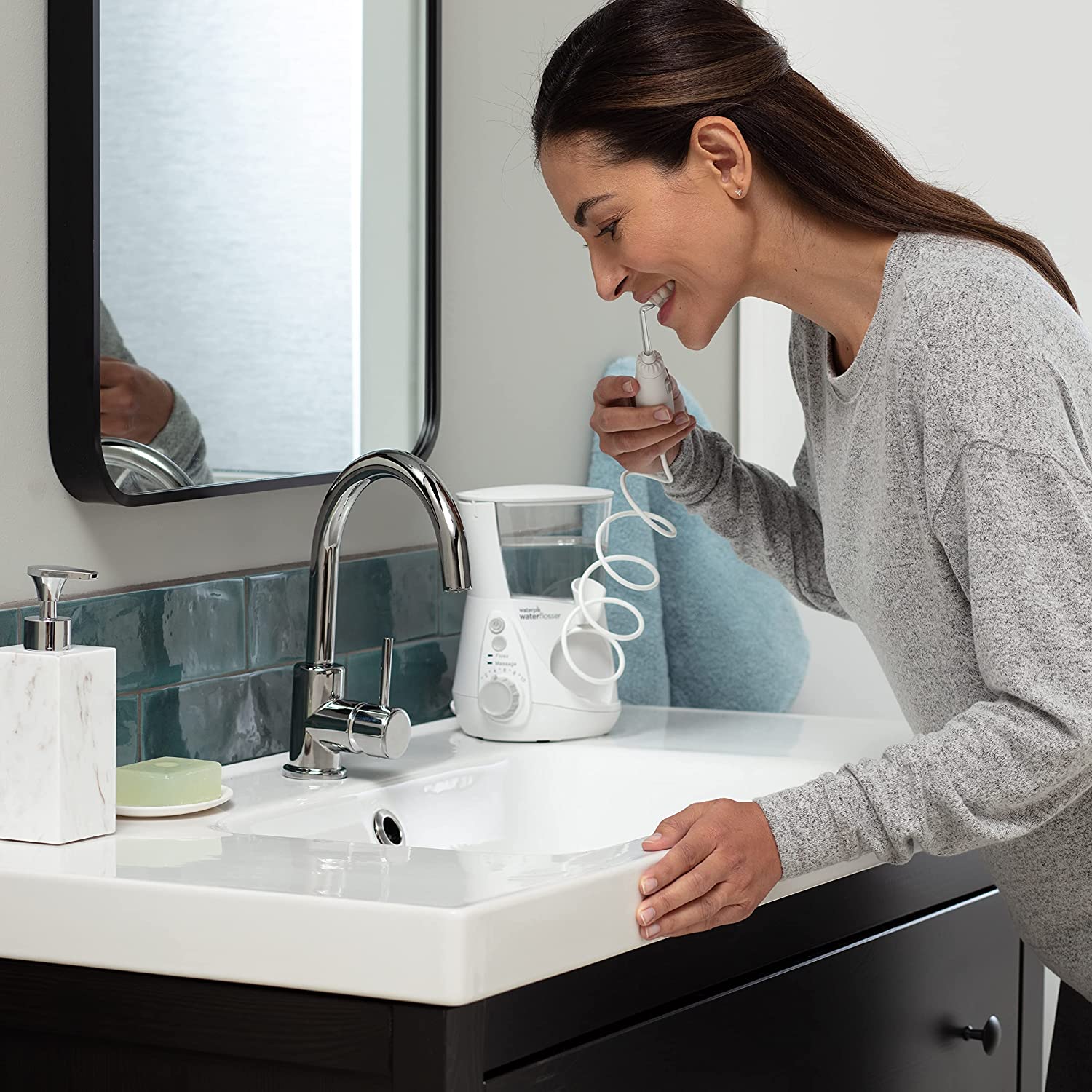 Waterpik Aquarius Water Flosser Professional For Teeth, Gums, Braces, Dental Care, Electric Power With 10 Settings, 7 Tips For Multiple Users And Needs, ADA Accepted, White WP-660 Waterpik Aquarius Water Flosser Professional For Teeth, Gums, Braces, Dental Care, Electric Power With 10 Settings, 7 Tips For Multiple Users And Needs, ADA Accepted, White WP-660 - Image 2