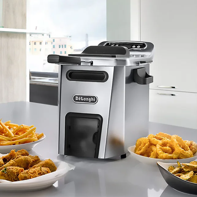 DeLonghi Livenza 4.5 Liter Deep Fryer with Easy Clean Drain System DeLonghi Livenza 4.5 Liter Deep Fryer with Easy Clean Drain System - Image 5