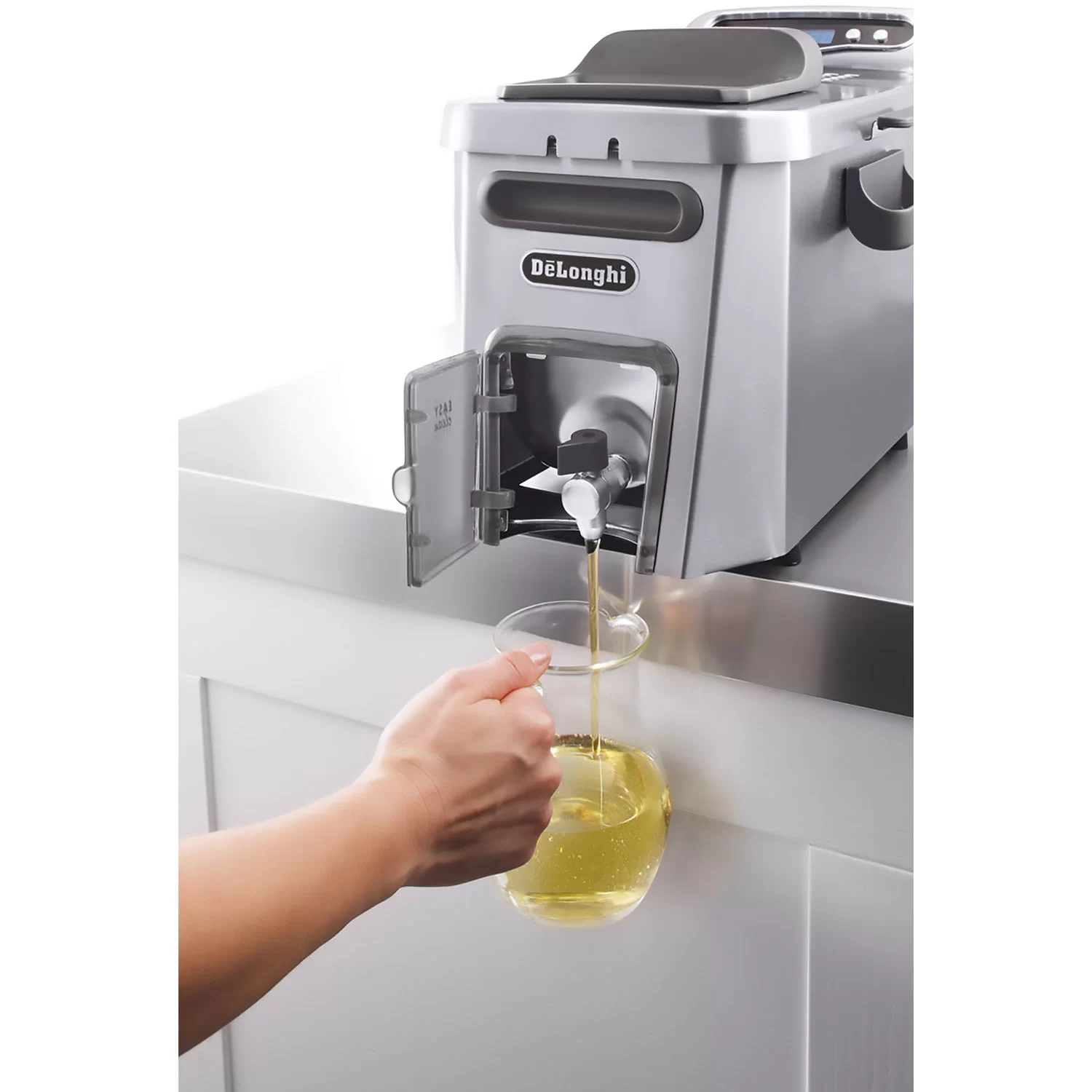 DeLonghi Livenza 4.5 Liter Deep Fryer with Easy Clean Drain System DeLonghi Livenza 4.5 Liter Deep Fryer with Easy Clean Drain System