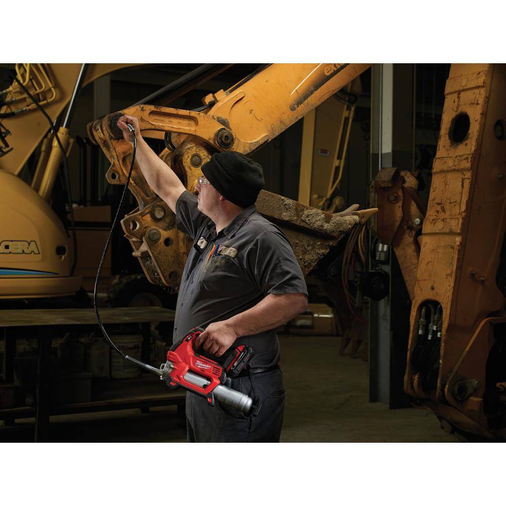 Milwaukee 2646-20-48-11-1850 M18 18V Lithium-Ion Cordless Grease Gun 2-Speed W/ M18 5.0 Ah Battery Milwaukee 2646-20-48-11-1850 M18 18V Lithium-Ion Cordless Grease Gun 2-Speed W/ M18 5.0 Ah Battery - Image 7