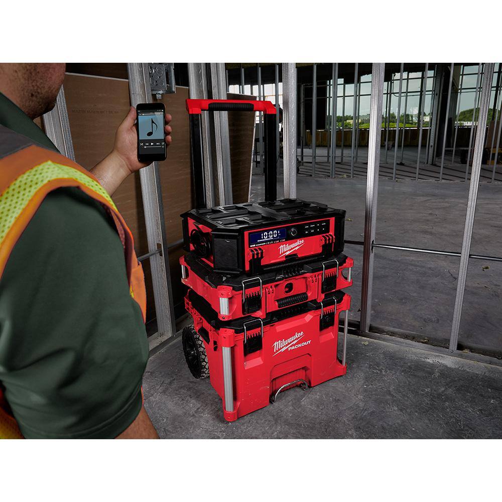 Milwaukee 2950-20 M18 Lithium-Ion Cordless PACKOUT Radio/Speaker with Built-In Charger Milwaukee 2950-20 M18 Lithium-Ion Cordless PACKOUT Radio/Speaker with Built-In Charger - Image 4