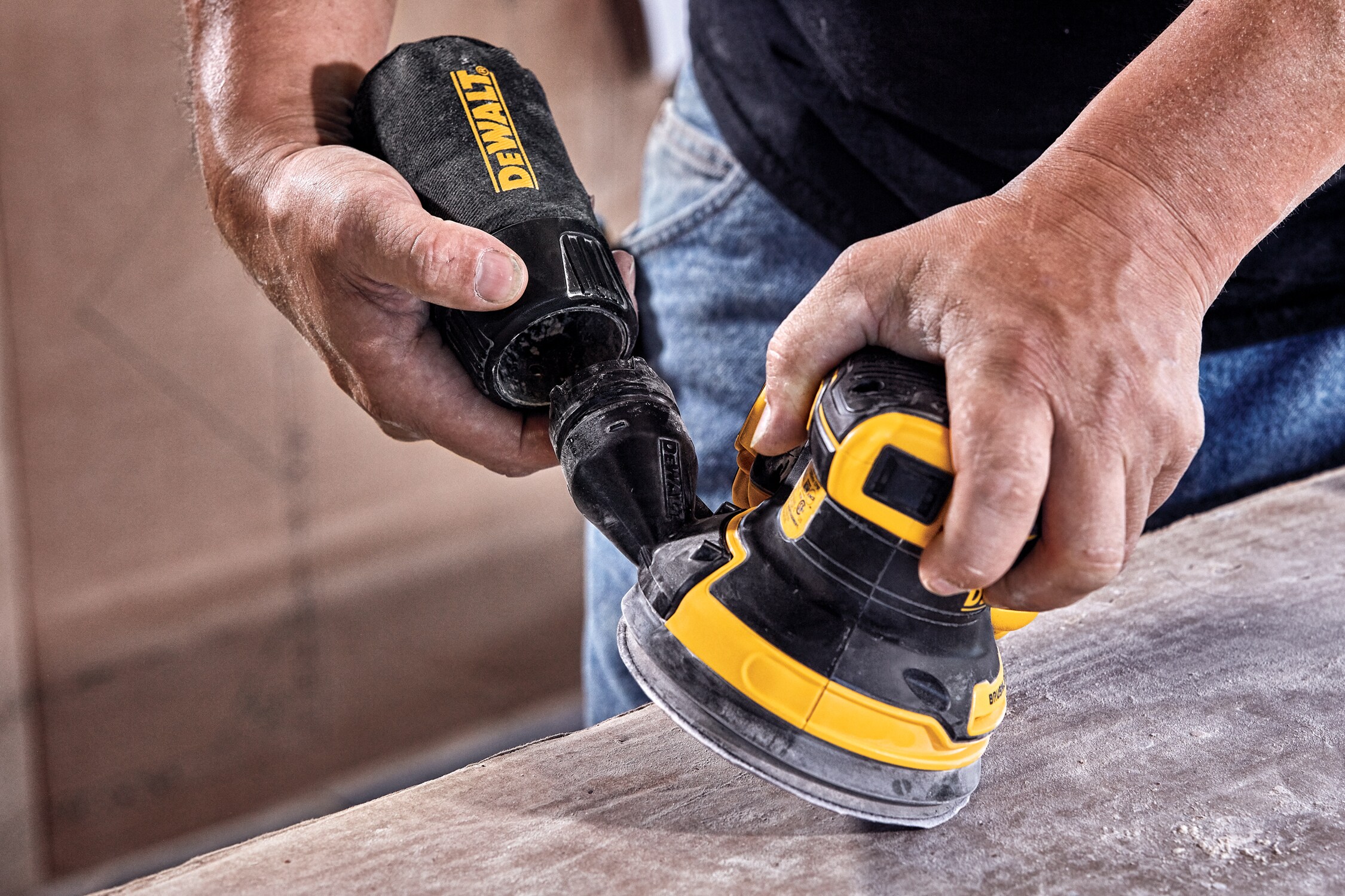 DEWALT 20-Volt-Amp Brushless Cordless Variable Speed Random Orbital Sander with Dust Management (Battery Included) DEWALT 20-Volt-Amp Brushless Cordless Variable Speed Random Orbital Sander with Dust Management (Battery Included) - Image 10