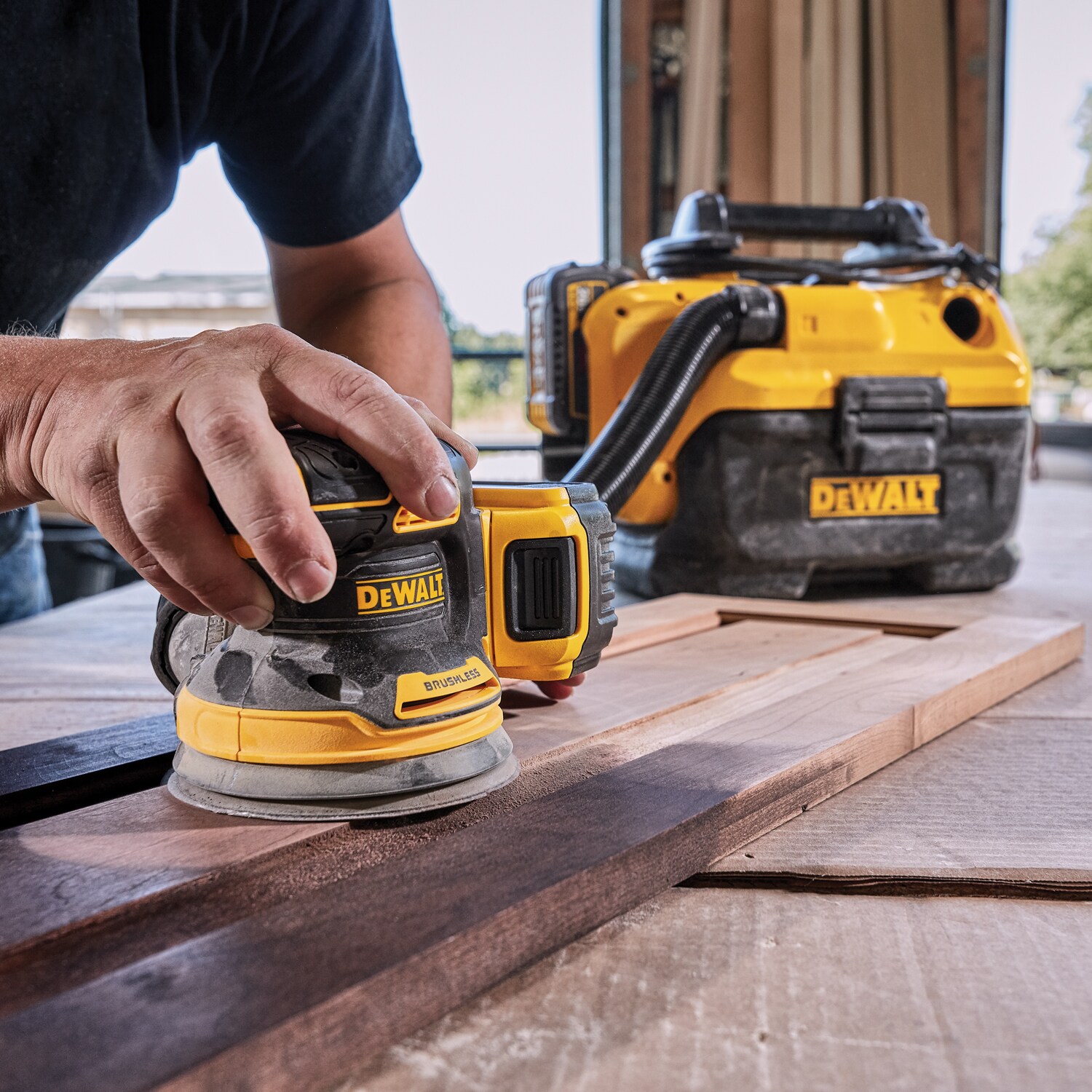 DEWALT 20-Volt-Amp Brushless Cordless Variable Speed Random Orbital Sander with Dust Management (Battery Included) DEWALT 20-Volt-Amp Brushless Cordless Variable Speed Random Orbital Sander with Dust Management (Battery Included) - Image 12