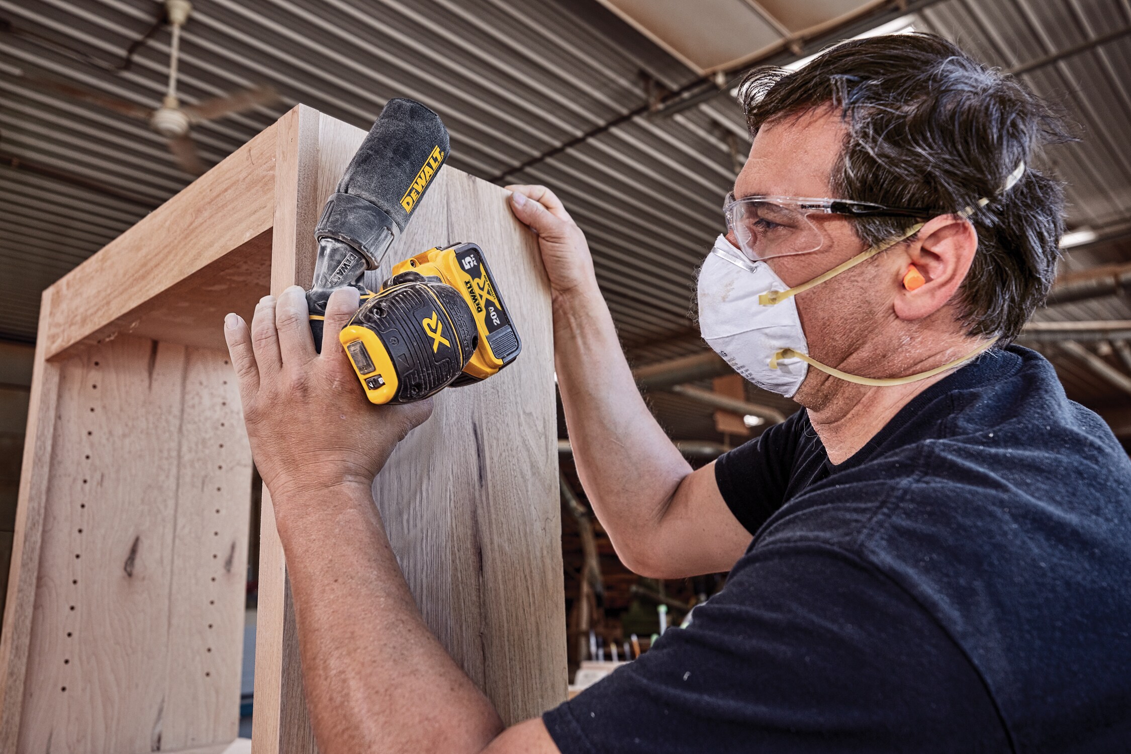 DEWALT 20-Volt-Amp Brushless Cordless Variable Speed Random Orbital Sander with Dust Management (Battery Included) DEWALT 20-Volt-Amp Brushless Cordless Variable Speed Random Orbital Sander with Dust Management (Battery Included) - Image 14
