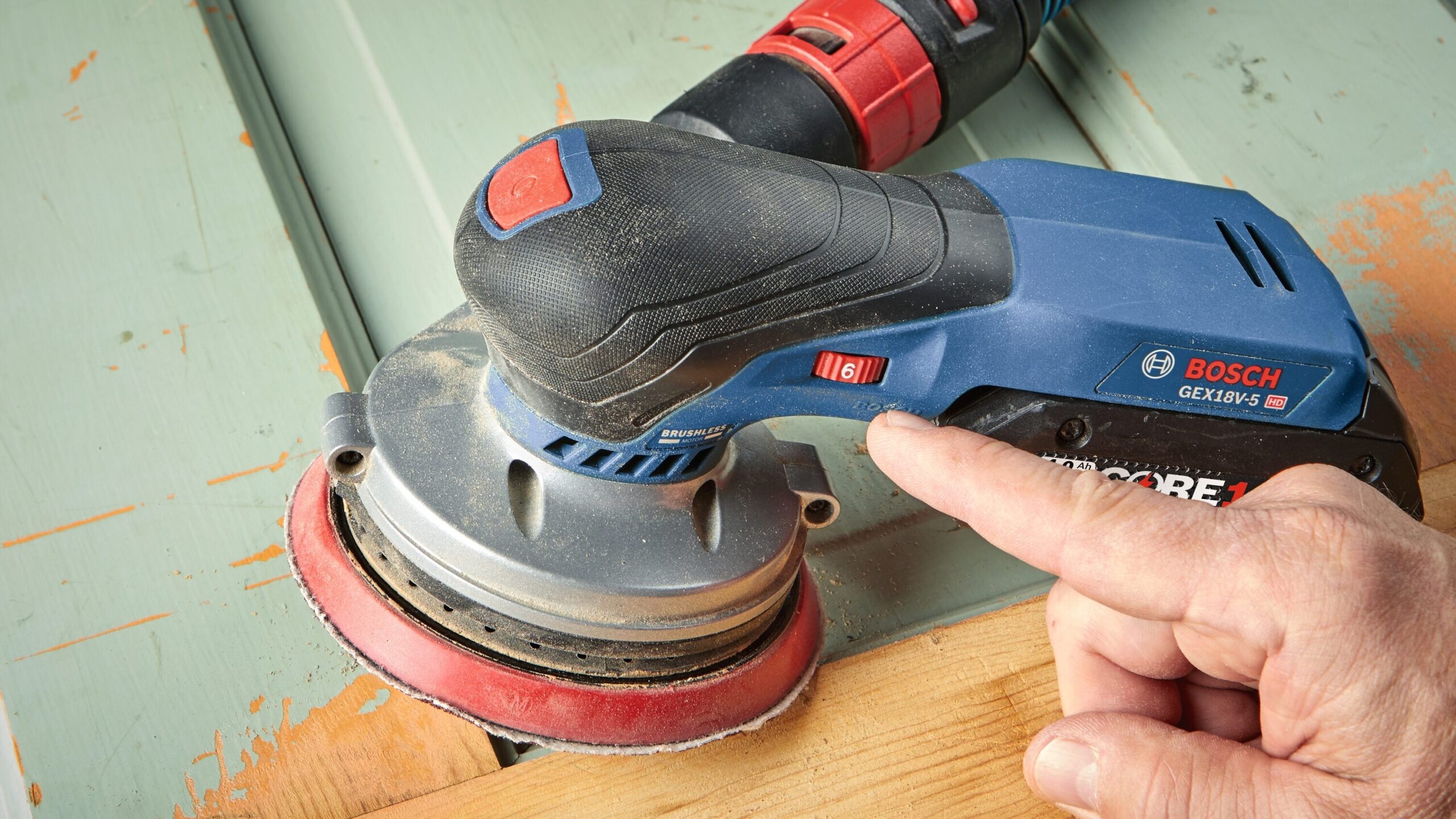 Bosch 18-Volt 4-Amp Brushless Cordless Orbital Sander with Dust Management (Battery Included) Bosch 18-Volt 4-Amp Brushless Cordless Orbital Sander with Dust Management (Battery Included) - Image 9