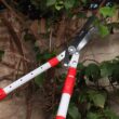 Kamikaze Telescopic Hedge Shears KM-40. Aluminum and Rubber Handles. Bypass cutting Bush Trimmer 9.8 inch. All Leaf Types. Lever System Garden Shears Kamikaze Telescopic Hedge Shears KM-40. Aluminum and Rubber Handles. Bypass cutting Bush Trimmer 9.8 inch. All Leaf Types. Lever System Garden Shears