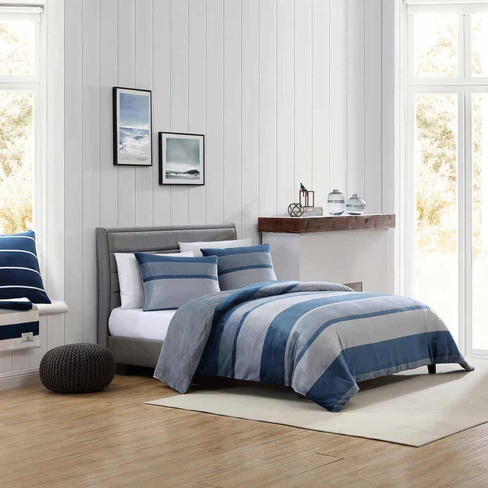 Nautica Linden 3-Piece Navy Blue Microfiber King Comforter Set Nautica Linden 3-Piece Navy Blue Microfiber King Comforter Set - Image 8