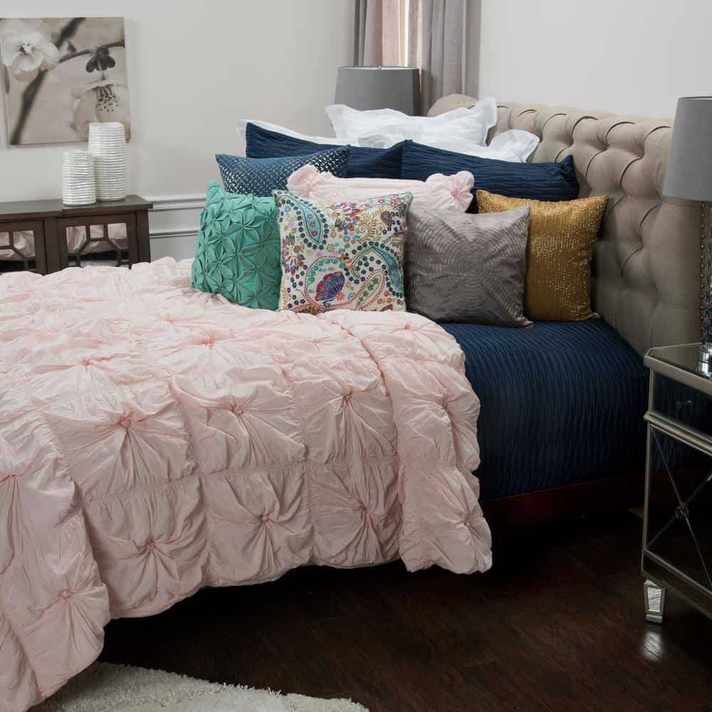 Rizzy Home Pink 2-Piece Pink Twin Comforter Set Rizzy Home Pink 2-Piece Pink Twin Comforter Set - Image 3