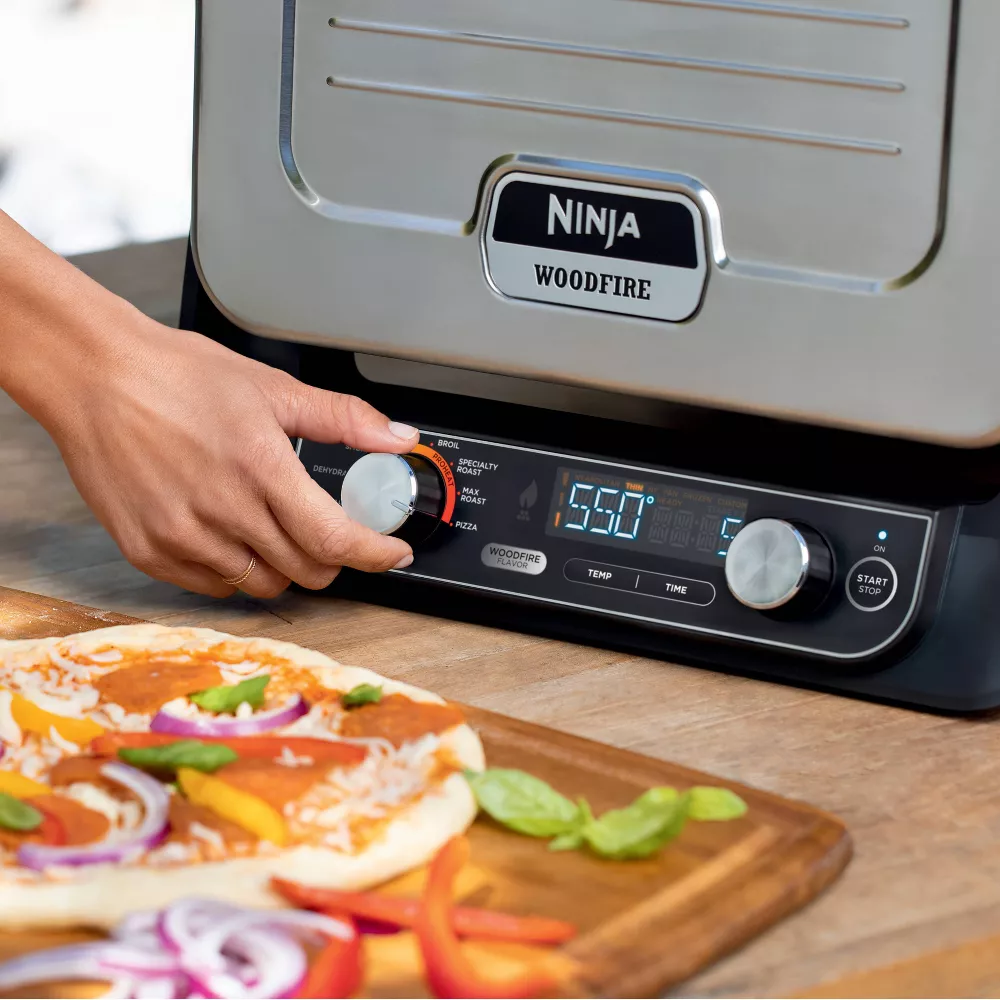 Ninja Woodfire Pizza Oven, 8-in-1 Outdoor Oven, 5 Pizza Settings, Smoker, Ninja Woodfire Technology, Electric - OO101 Ninja Woodfire Pizza Oven, 8-in-1 Outdoor Oven, 5 Pizza Settings, Smoker, Ninja Woodfire Technology, Electric - OO101 - Image 4