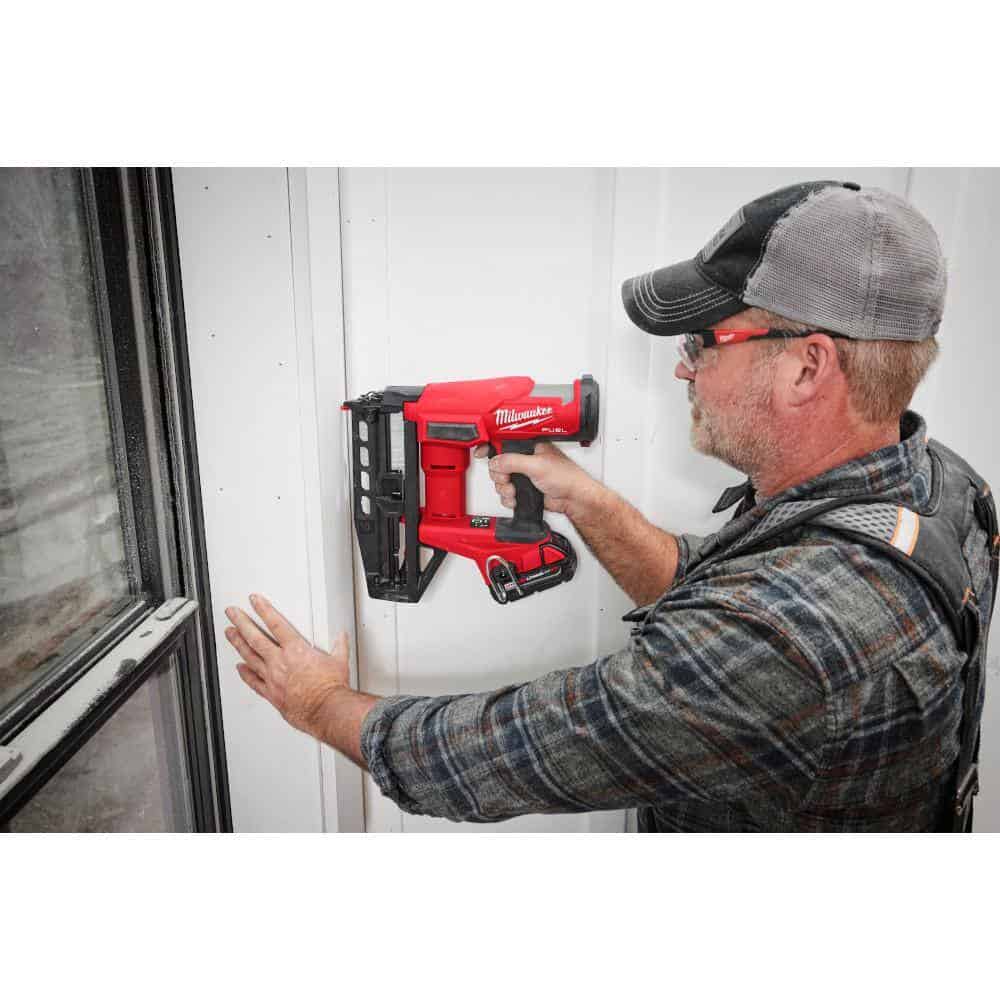 Milwaukee M18 FUEL 18V Lithium-Ion 16-Gauge Straight Finish Nailer, M18 Fan and HIGH OUTPUT XC8.0Ah Battery/Charger Starter Kit Milwaukee M18 FUEL 18V Lithium-Ion 16-Gauge Straight Finish Nailer, M18 Fan and HIGH OUTPUT XC8.0Ah Battery/Charger Starter Kit - Image 10