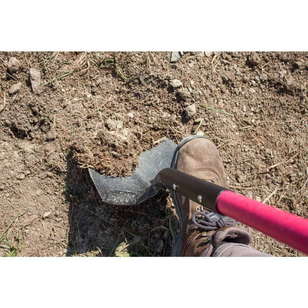 Bully Tools 62510 35.5 in. Fiberglass D-Grip Handle 14-Gauge Steel Round Point Shovel Bully Tools 62510 35.5 in. Fiberglass D-Grip Handle 14-Gauge Steel Round Point Shovel - Image 2