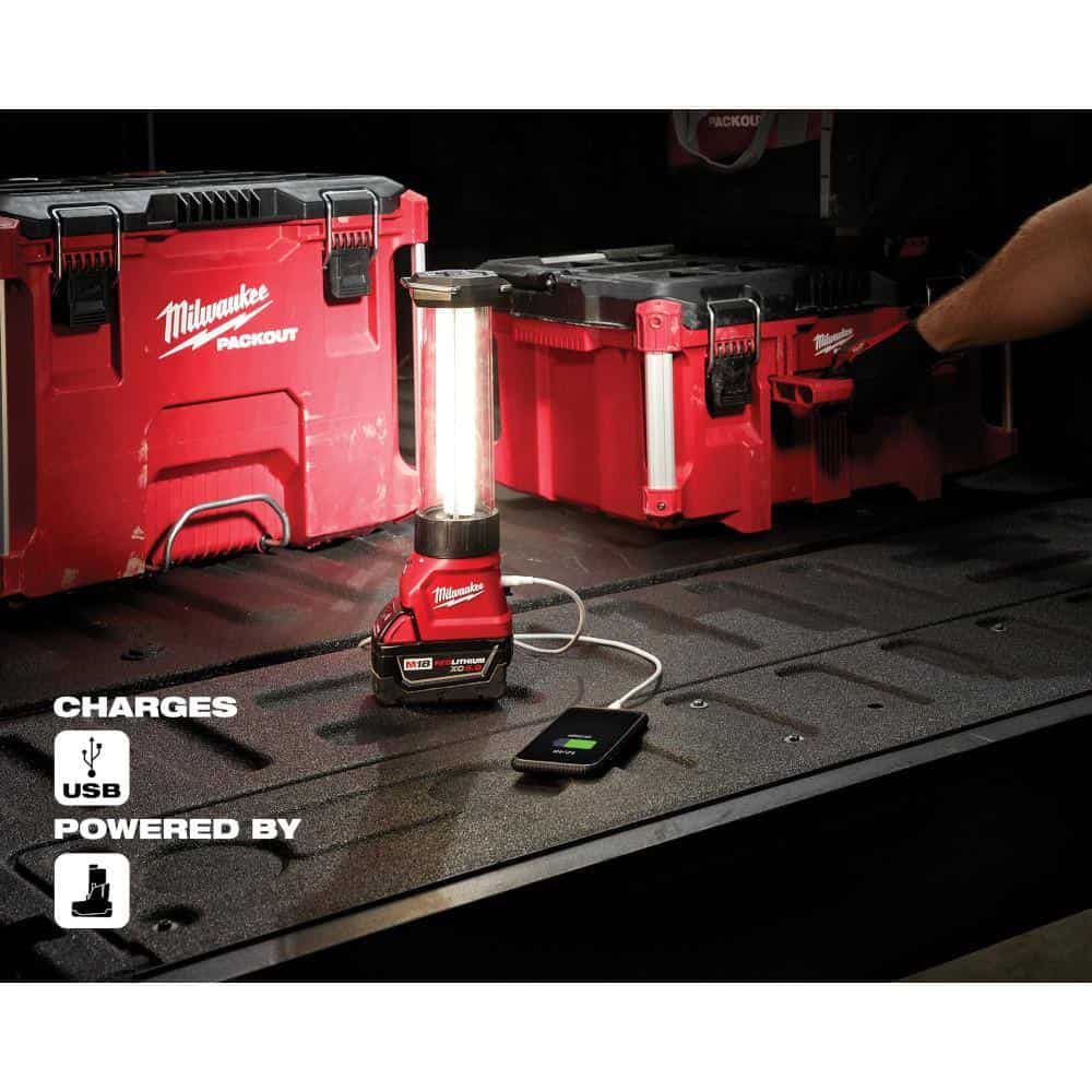 Milwaukee 2363-20 M18 18-Volt Lithium-Ion Cordless 700-Lumen LED Lantern/Trouble Light w/ USB Charging (Tool-Only) Milwaukee 2363-20 M18 18-Volt Lithium-Ion Cordless 700-Lumen LED Lantern/Trouble Light w/ USB Charging (Tool-Only) - Image 2