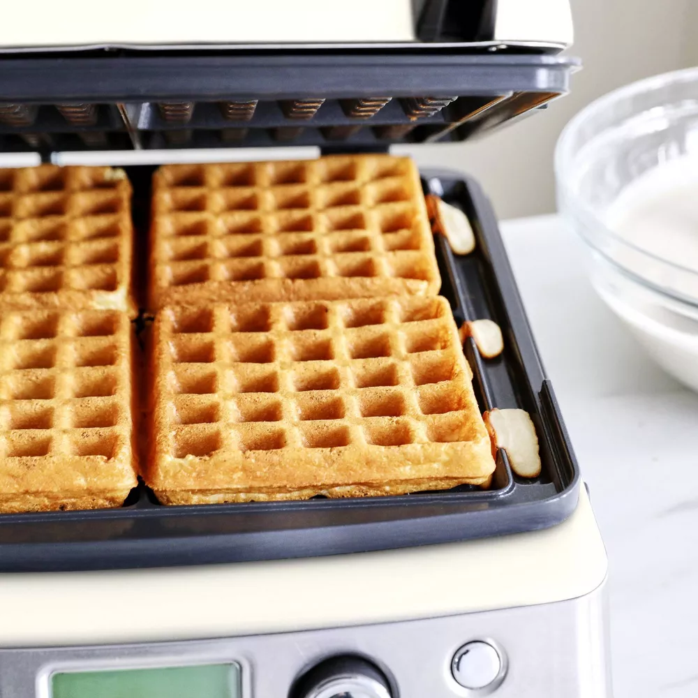 GreenPan Elite Ceramic Nonstick 4-Square Waffle Maker GreenPan Elite Ceramic Nonstick 4-Square Waffle Maker - Image 6