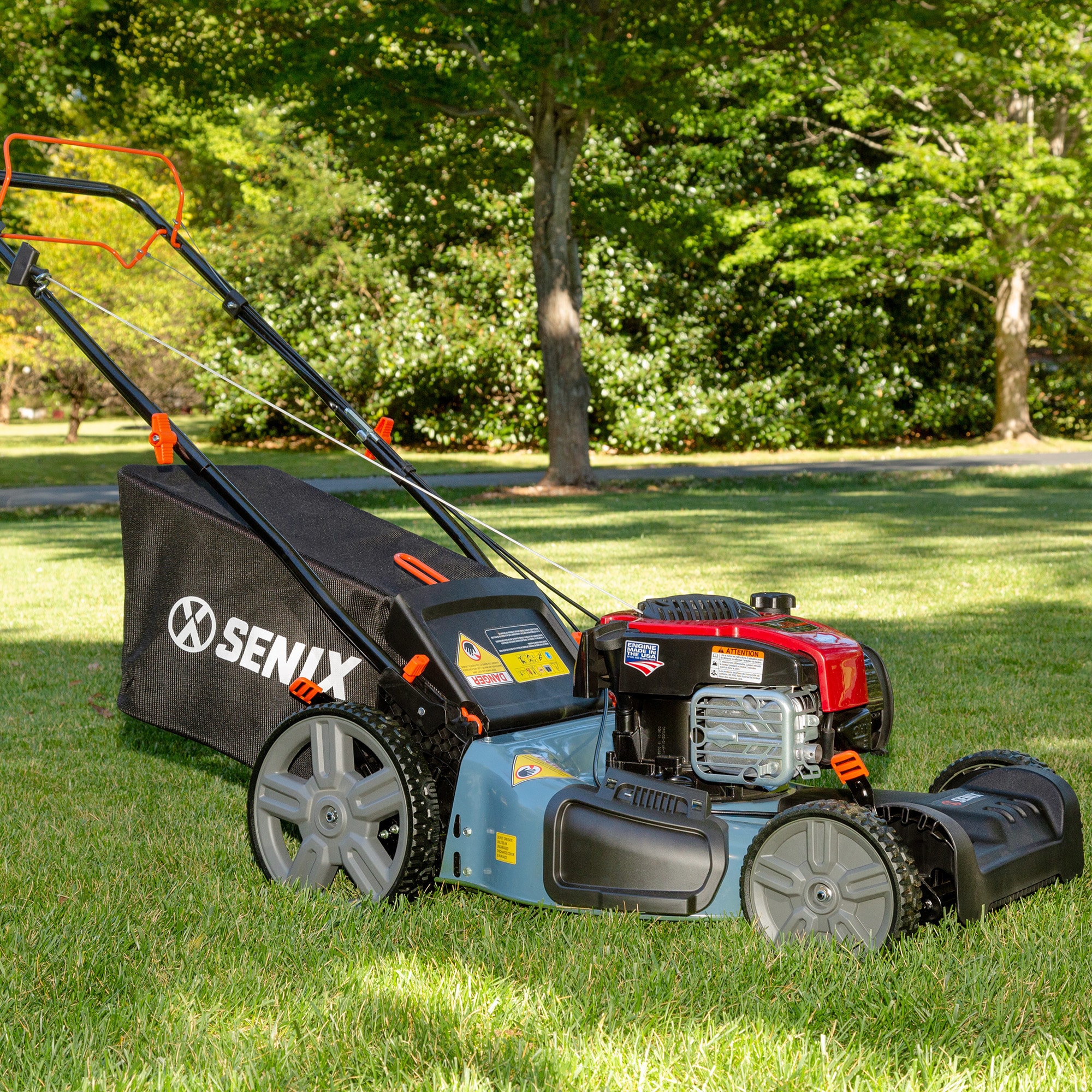 SENIX 21-in Gas Self-propelled Lawn Mower with 150-cc Briggs and Stratton Engine SENIX 21-in Gas Self-propelled Lawn Mower with 150-cc Briggs and Stratton Engine - Image 8