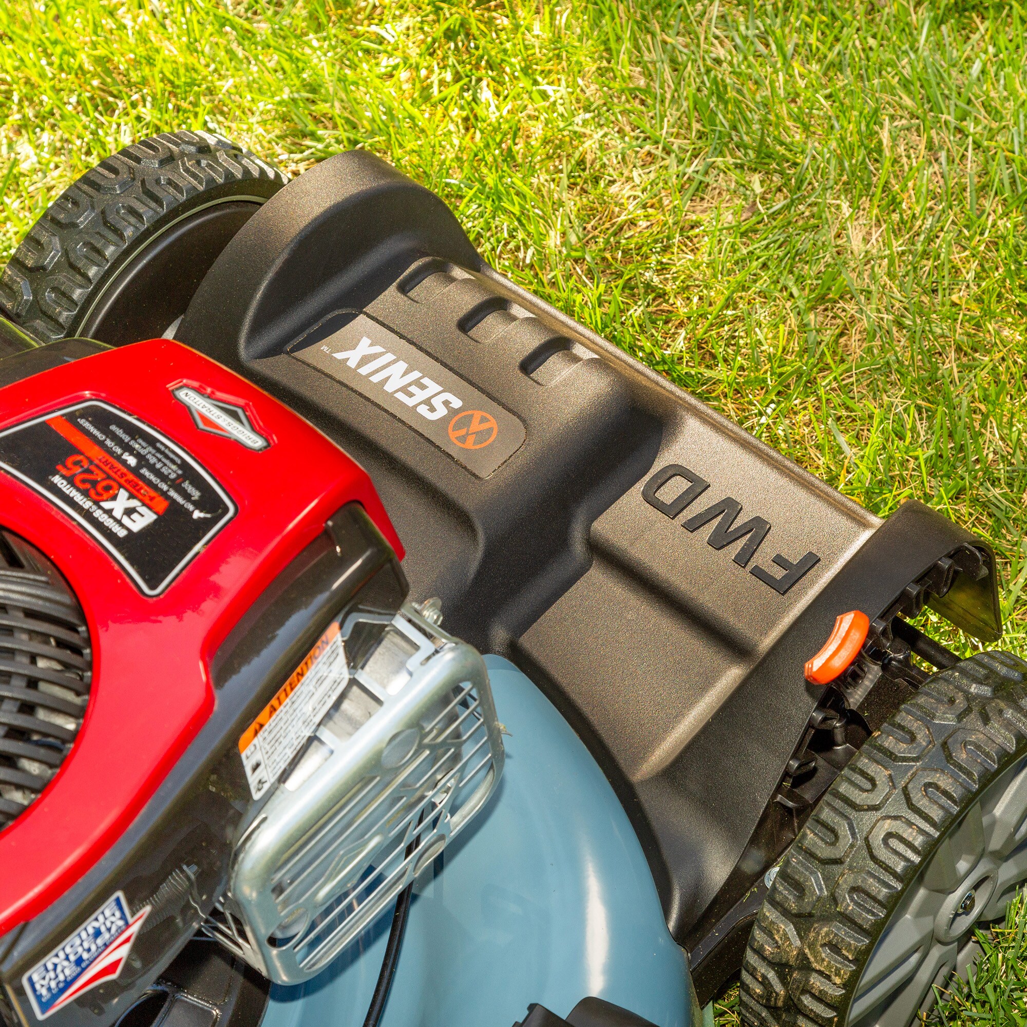 SENIX 21-in Gas Self-propelled Lawn Mower with 150-cc Briggs and Stratton Engine SENIX 21-in Gas Self-propelled Lawn Mower with 150-cc Briggs and Stratton Engine - Image 9