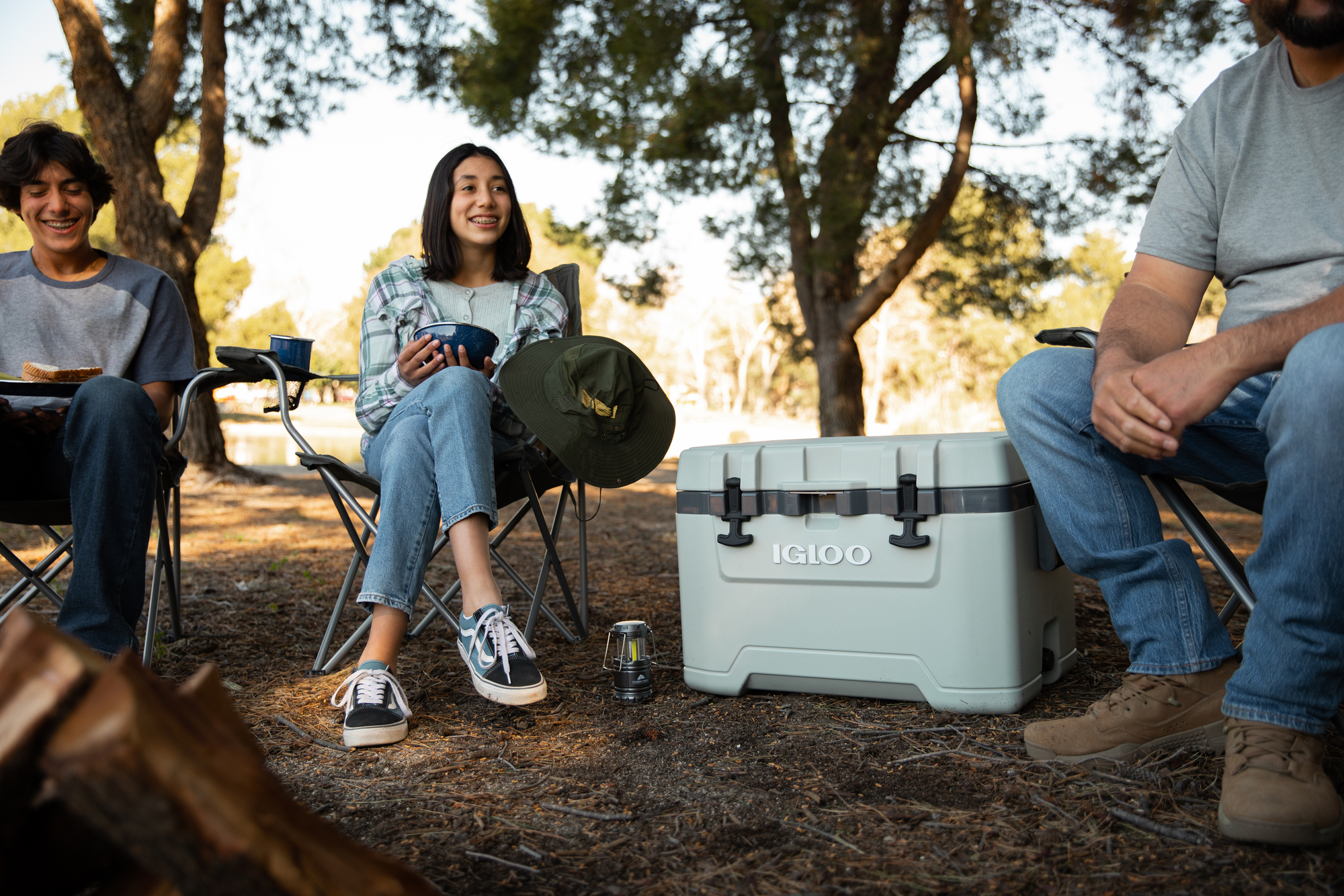 Igloo 50 QT Overland Ice Chest Cooler, Green Igloo 50 QT Overland Ice Chest Cooler, Green - Image 2