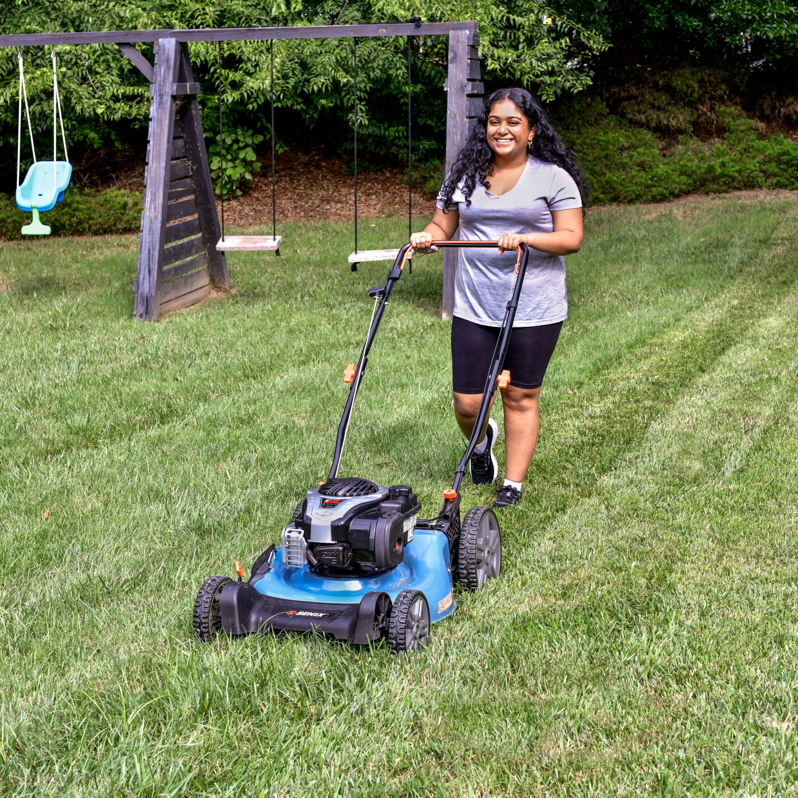SENIX 21-in Gas Self-propelled Lawn Mower with 150-cc Briggs and Stratton Engine SENIX 21-in Gas Self-propelled Lawn Mower with 150-cc Briggs and Stratton Engine - Image 10