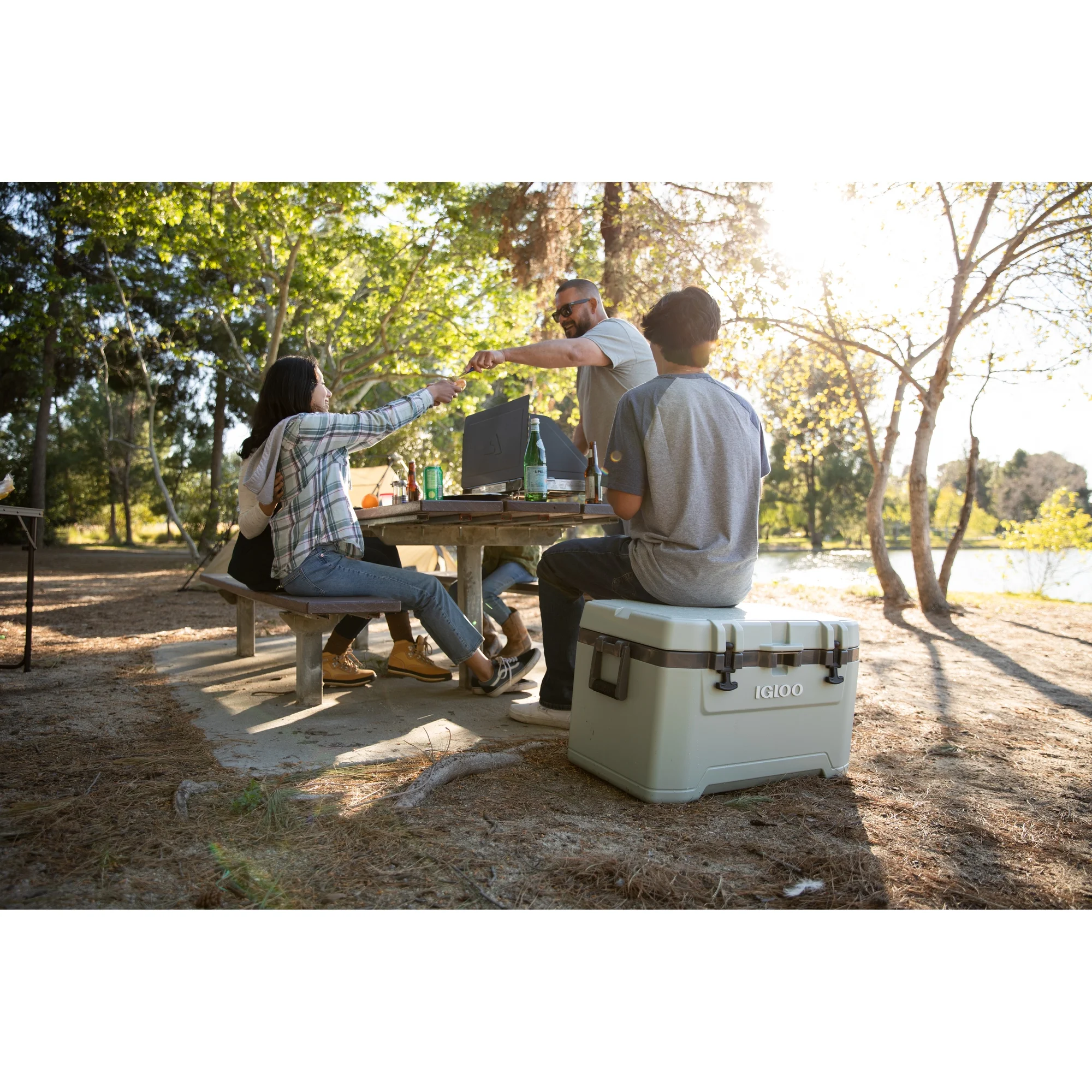 Igloo 72 QT Overland Ice Chest Cooler, Green Igloo 72 QT Overland Ice Chest Cooler, Green - Image 11