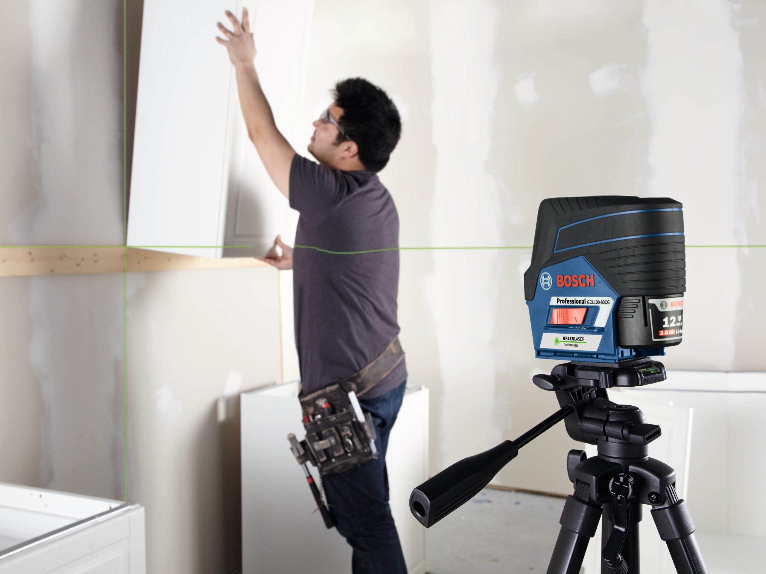 Bosch 165-ft Green Self-Leveling Cross-line Laser Level Kit Bosch 165-ft Green Self-Leveling Cross-line Laser Level Kit - Image 9