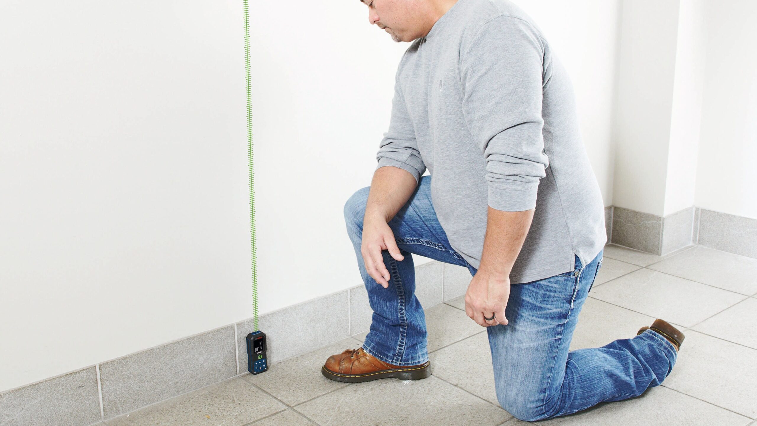 Bosch BLAZE 165-ft Indoor Green Laser Distance Measurer with Backlit Display and Bluetooth Compatibility Bosch BLAZE 165-ft Indoor Green Laser Distance Measurer with Backlit Display and Bluetooth Compatibility - Image 9