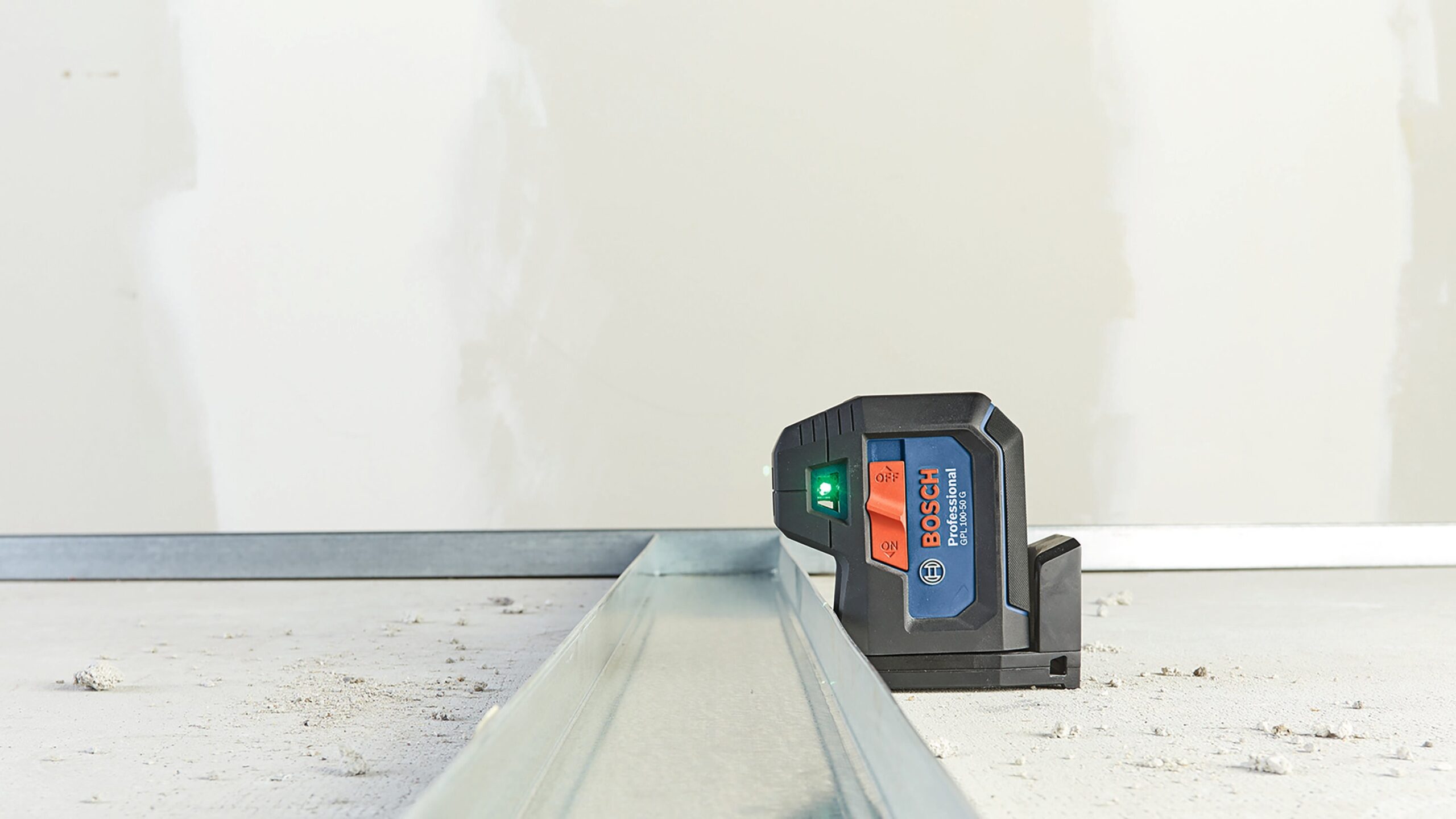 Bosch 125-ft Green Self-Leveling with Plumb Points Laser Level Bosch 125-ft Green Self-Leveling with Plumb Points Laser Level - Image 14