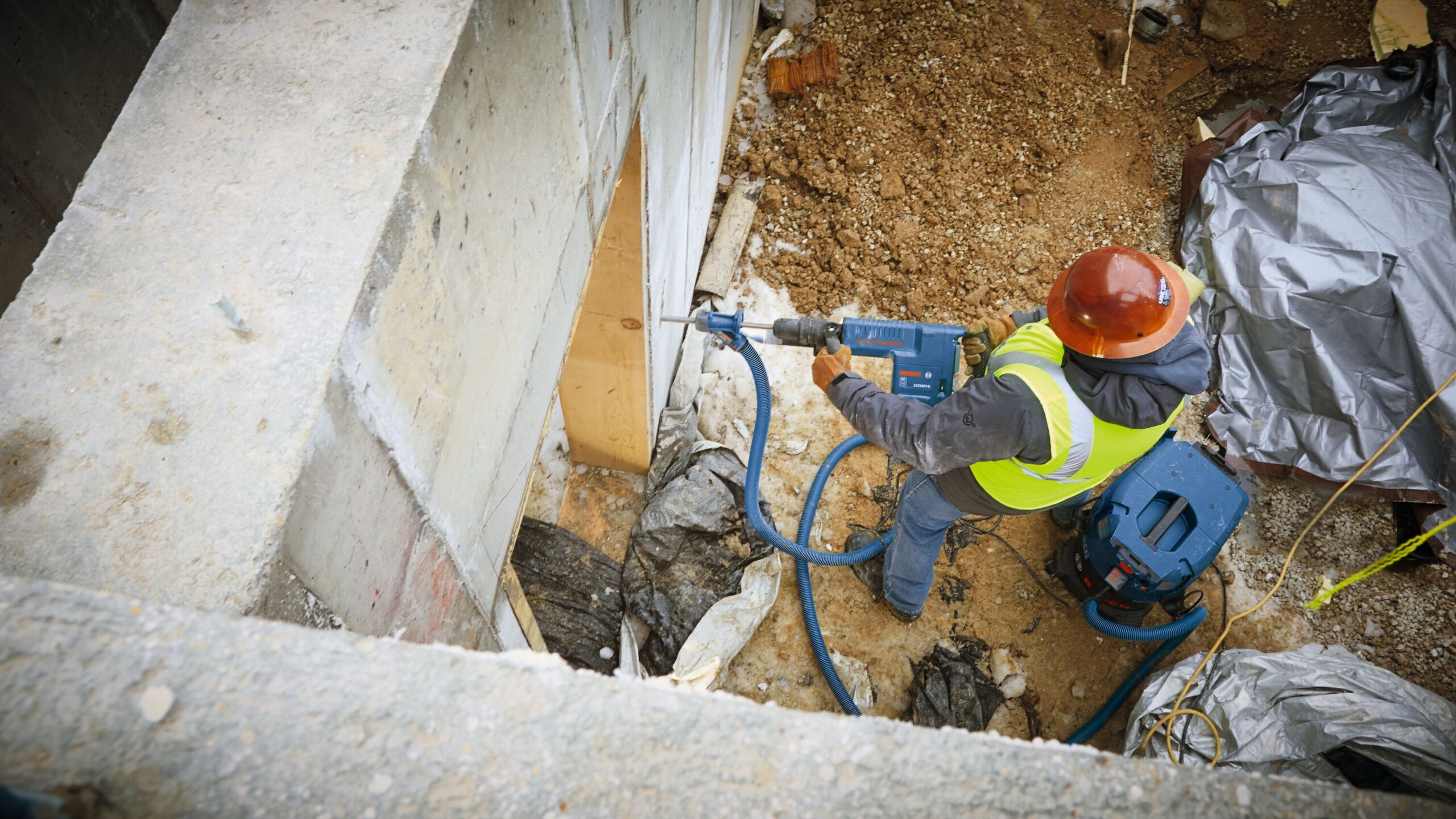 Bosch 14-Amp Sds-Max 120-Volt Corded Demolition Hammer Bosch 14-Amp Sds-Max 120-Volt Corded Demolition Hammer - Image 5