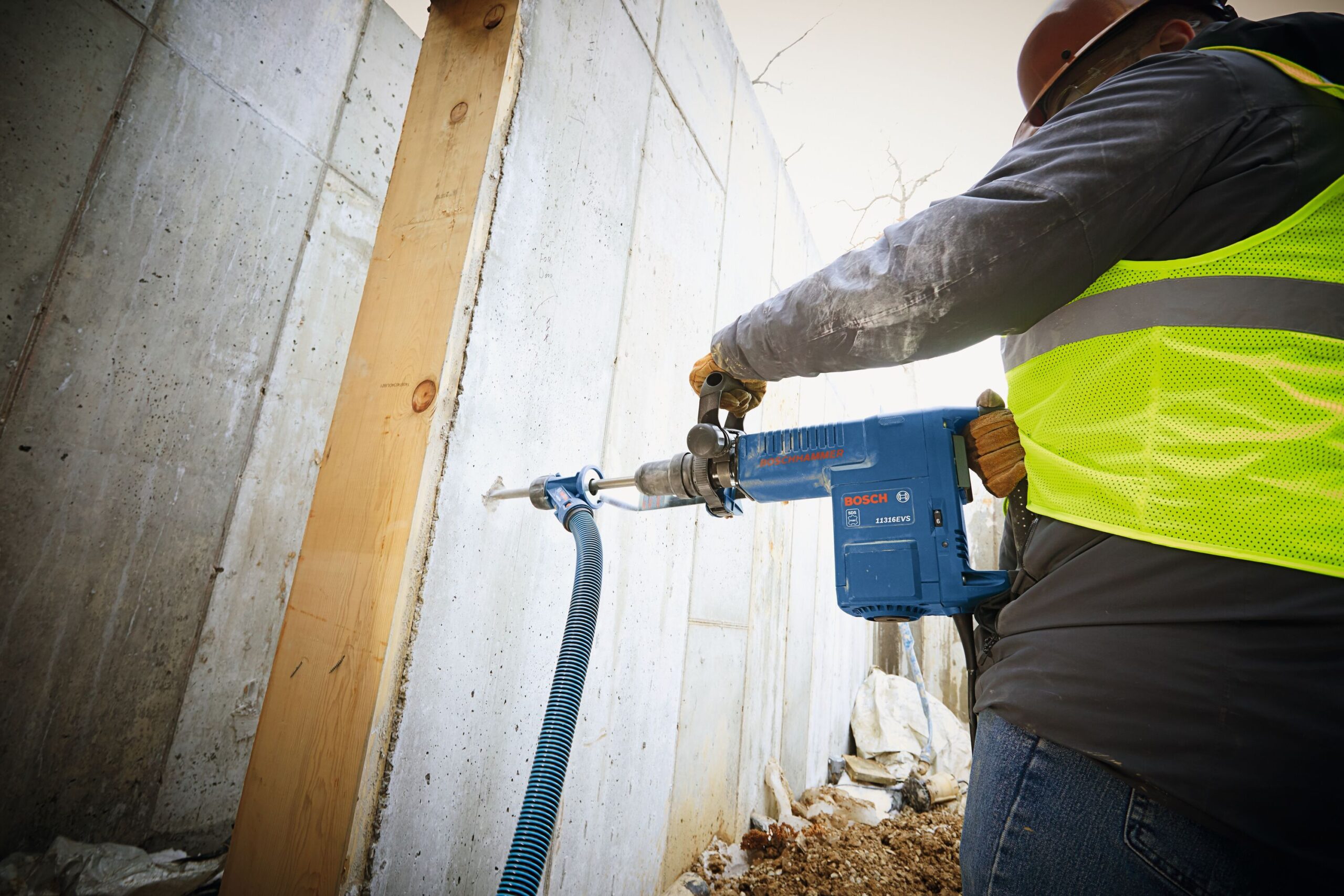 Bosch 14-Amp Sds-Max 120-Volt Corded Demolition Hammer Bosch 14-Amp Sds-Max 120-Volt Corded Demolition Hammer - Image 4
