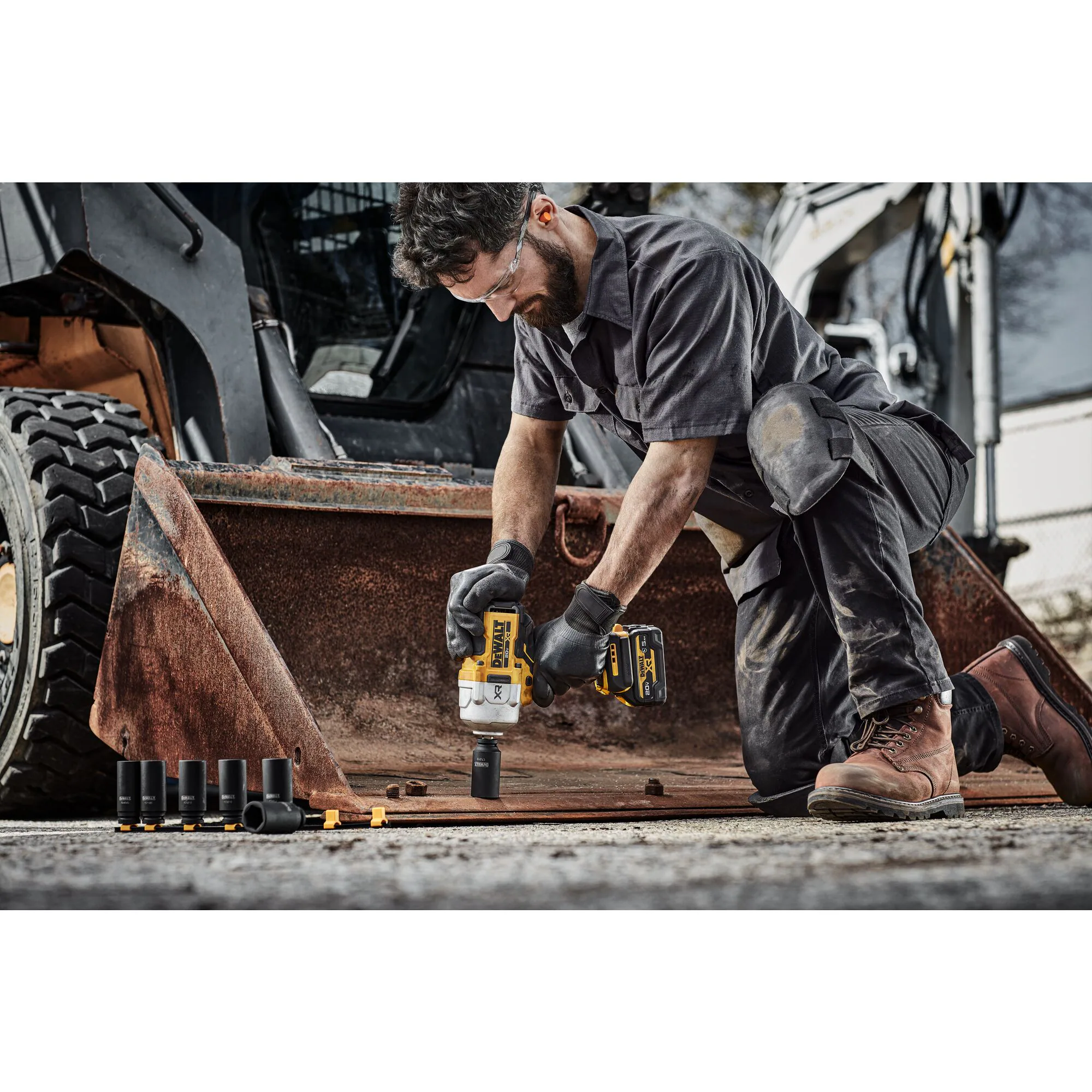 DEWALT XR 20-volt Max Variable Brushless 1/2-in Drive Cordless Impact Wrench (Battery and Charger Not Included) DEWALT XR 20-volt Max Variable Brushless 1/2-in Drive Cordless Impact Wrench (Battery and Charger Not Included) - Image 3