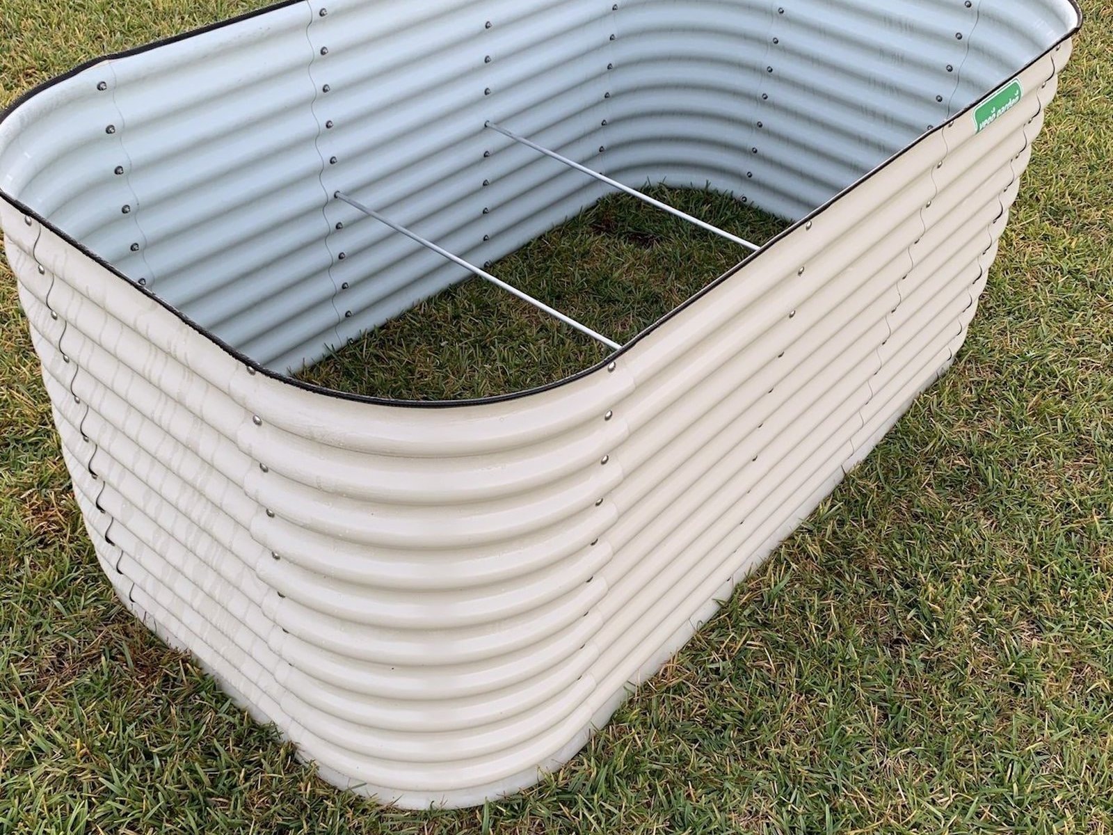 Vego Garden 24-Inches W x 96-Inches L x 32-Inches H Pearl White Metal Raised Garden Bed Vego Garden 24-Inches W x 96-Inches L x 32-Inches H Pearl White Metal Raised Garden Bed