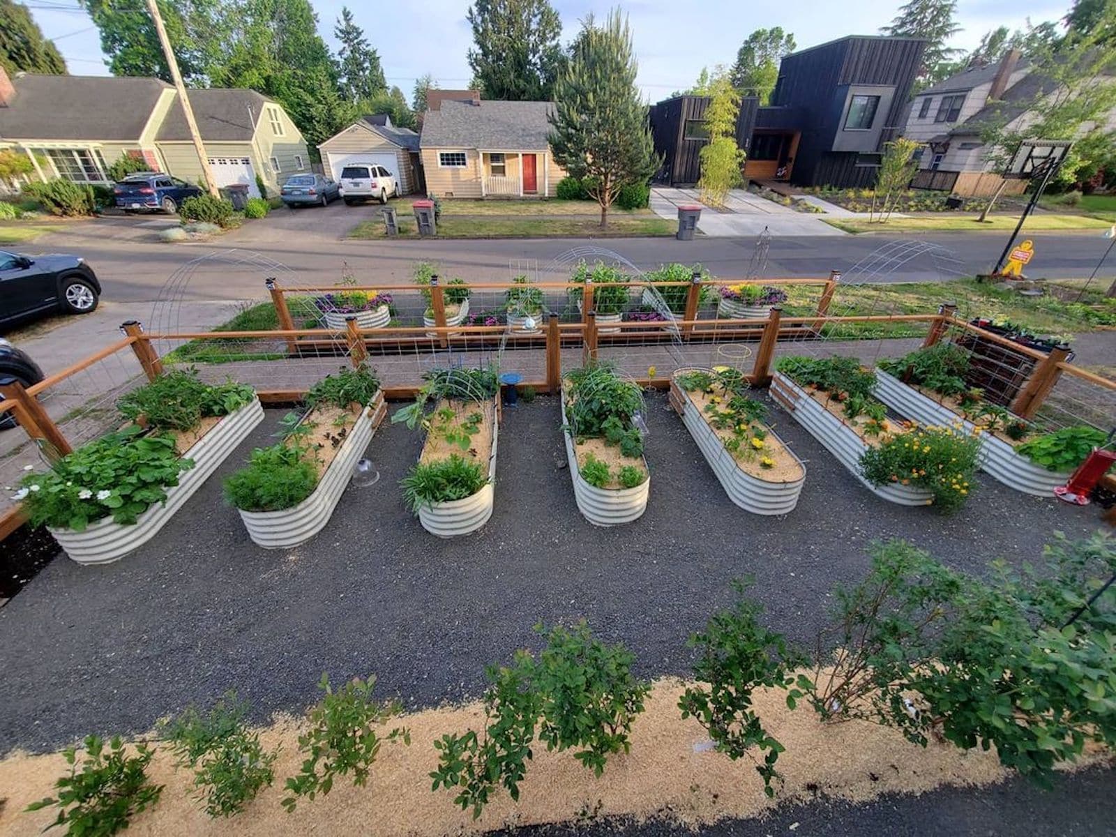 Vego Garden 48-Inches W x 96-Inches L x 17-Inches H Pearl White Metal Raised Garden Bed Vego Garden 48-Inches W x 96-Inches L x 17-Inches H Pearl White Metal Raised Garden Bed