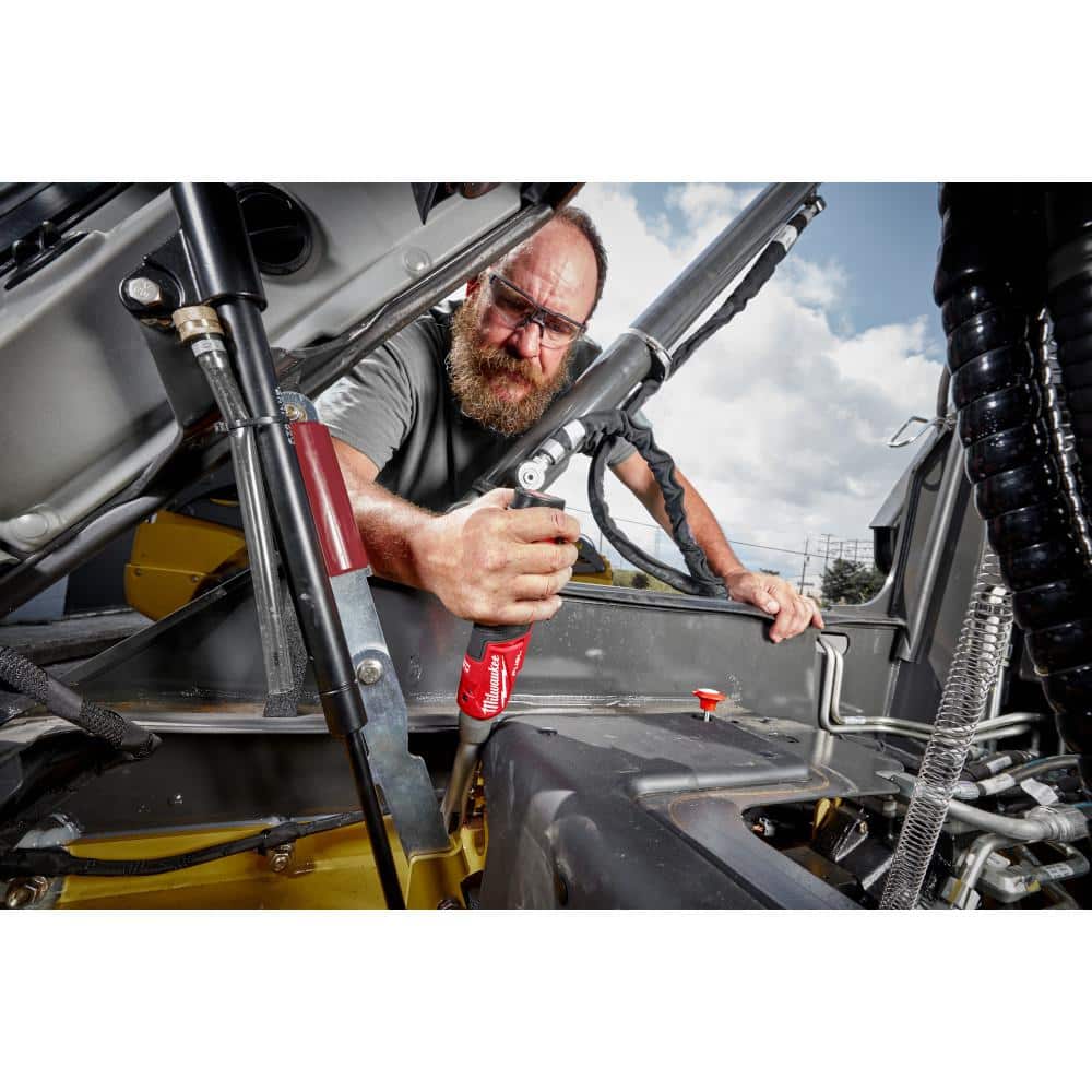 Milwaukee M12 FUEL 12V Lithium-Ion Brushless Cordless 1/4 in. Extended Reach High Speed Ratchet (Tool Only) 2568-20 Milwaukee M12 FUEL 12V Lithium-Ion Brushless Cordless 1/4 in. Extended Reach High Speed Ratchet (Tool Only) 2568-20