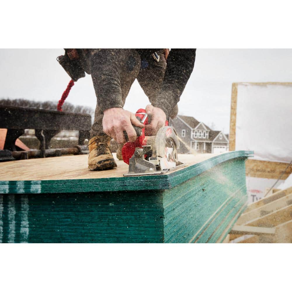 Milwaukee M18 FUEL 18V Lithium-Ion Brushless Cordless 6-1/2 in. Circular Saw (Tool-Only) 2833-20 Milwaukee M18 FUEL 18V Lithium-Ion Brushless Cordless 6-1/2 in. Circular Saw (Tool-Only) 2833-20