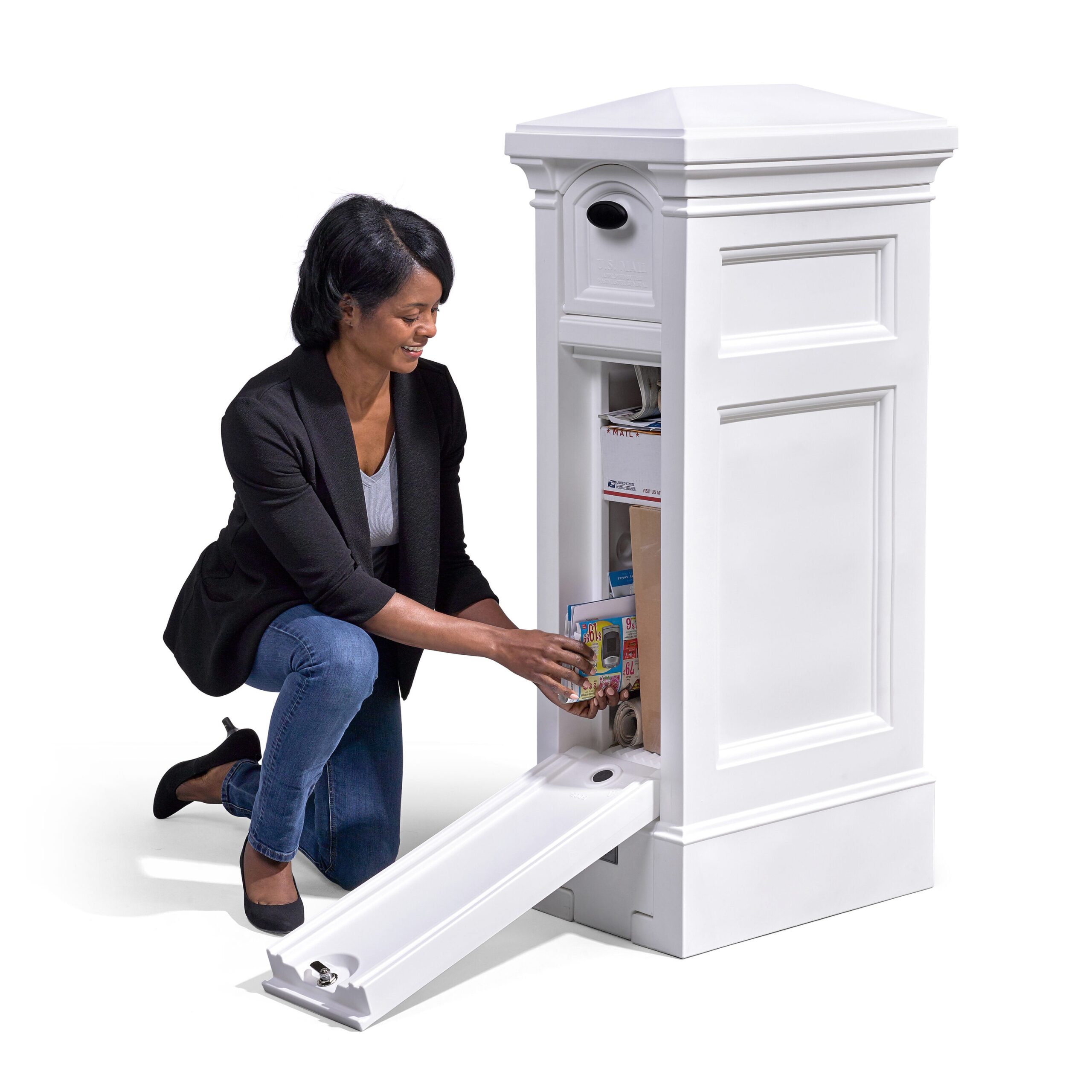 Step2 Atherton Locking Plastic Extra Large Mailbox White Step2 Atherton Locking Plastic Extra Large Mailbox White