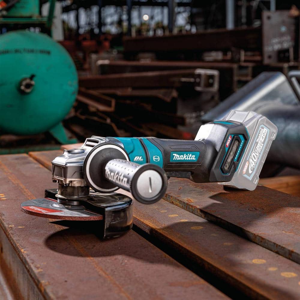 Makita 40-Volt Maximum XGT Brushless Cordless 4-1/2/6 in. Paddle Switch Angle Grinder, with Electric Brake, Tool Only GAG14Z Makita 40-Volt Maximum XGT Brushless Cordless 4-1/2/6 in. Paddle Switch Angle Grinder, with Electric Brake, Tool Only GAG14Z