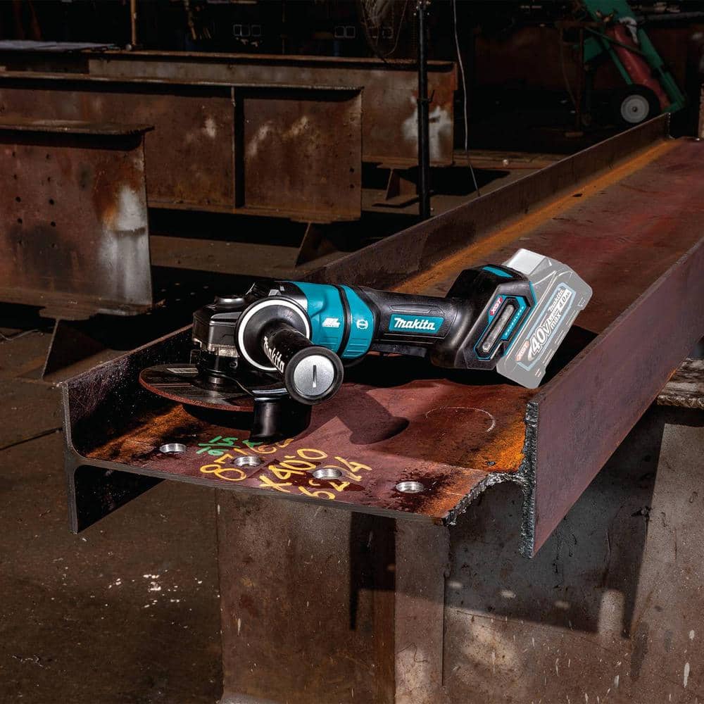 Makita 40-Volt Maximum XGT Brushless Cordless 4-1/2/6 in. Paddle Switch Angle Grinder, with Electric Brake, Tool Only GAG14Z Makita 40-Volt Maximum XGT Brushless Cordless 4-1/2/6 in. Paddle Switch Angle Grinder, with Electric Brake, Tool Only GAG14Z