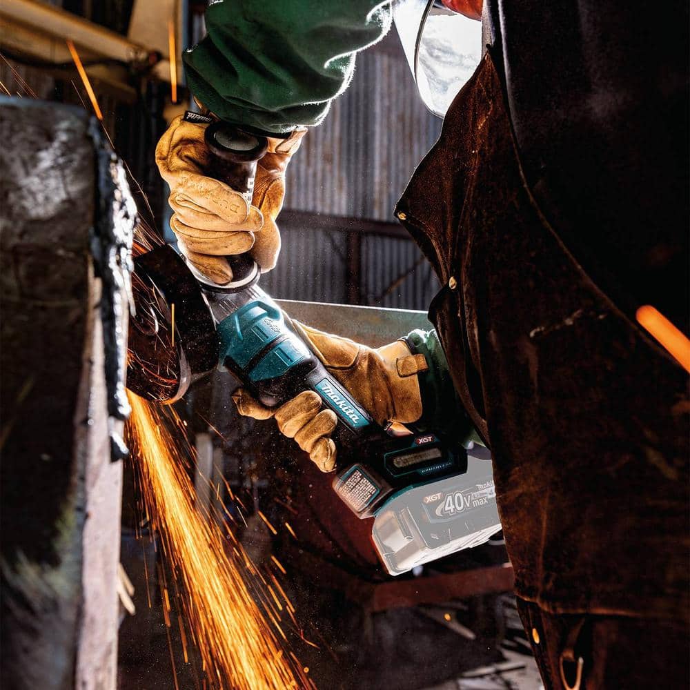 Makita 40-Volt Maximum XGT Brushless Cordless 4-1/2/6 in. Paddle Switch Angle Grinder, with Electric Brake, Tool Only GAG14Z Makita 40-Volt Maximum XGT Brushless Cordless 4-1/2/6 in. Paddle Switch Angle Grinder, with Electric Brake, Tool Only GAG14Z