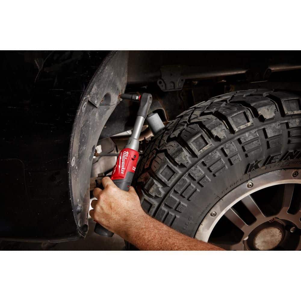 Milwaukee M12 FUEL 12V Lithium-Ion Brushless Cordless 3/8 in. Extended Reach High Speed Ratchet Kit 2569-21