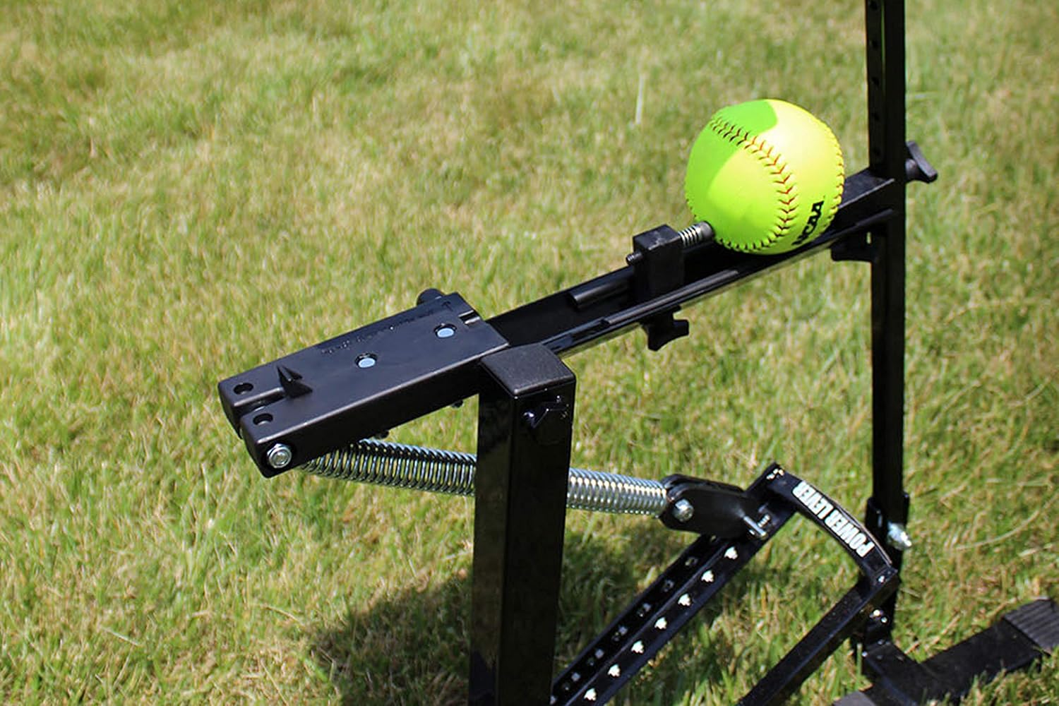 Louisville Slugger Black Flame Pitching Machine Louisville Slugger Black Flame Pitching Machine