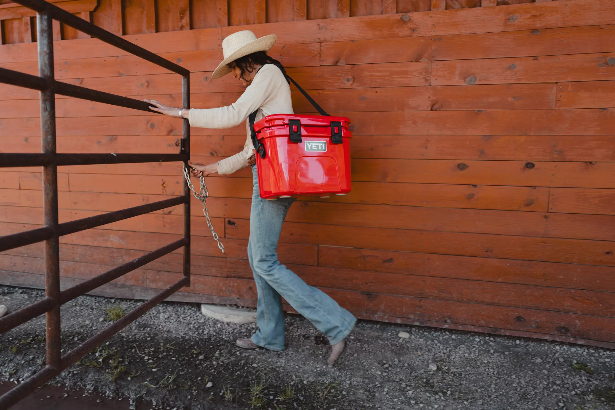 YETI Roadie 15 Hard Cooler - Rescue Red YETI Roadie 15 Hard Cooler - Rescue Red - Image 12