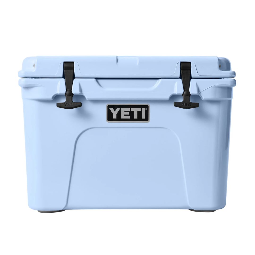 YETI Tundra 35 Cooler - Big Sky Blue YETI Tundra 35 Cooler - Big Sky Blue