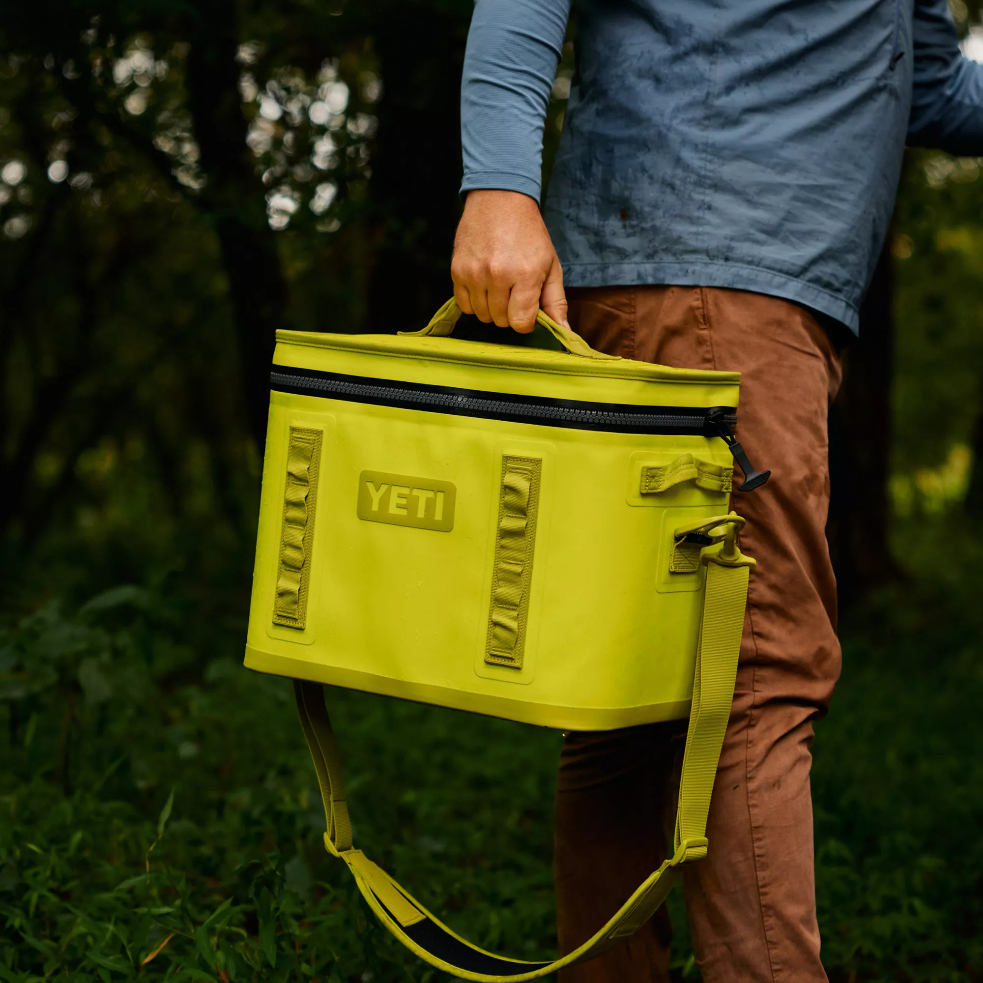 YETI Hopper Flip 18 Cooler - Firefly Yellow - Image 10