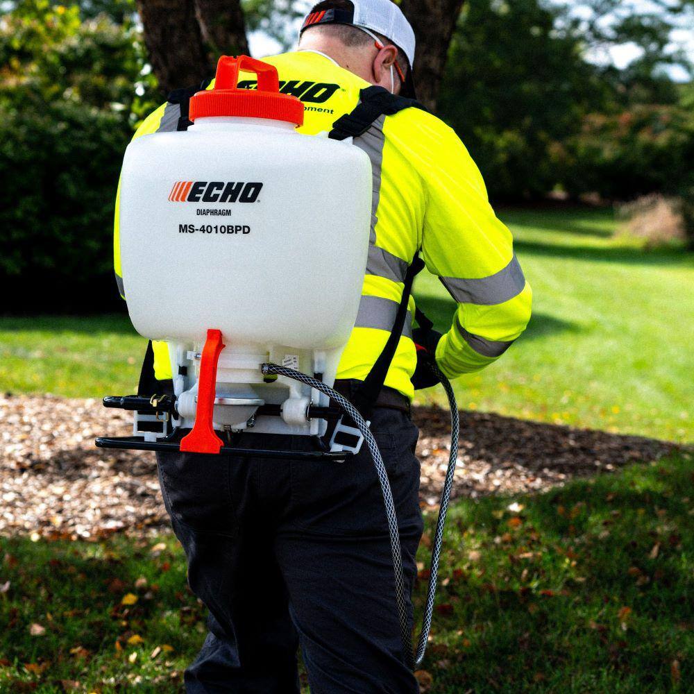 ECHO 4 Gal. Multi-Purpose Backpack Manual Sprayer with Quick Pressurizing Diaphragm Pump and 50 in. Hose with 21 in. Wand ECHO 4 Gal. Multi-Purpose Backpack Manual Sprayer with Quick Pressurizing Diaphragm Pump and 50 in. Hose with 21 in. Wand - Image 4