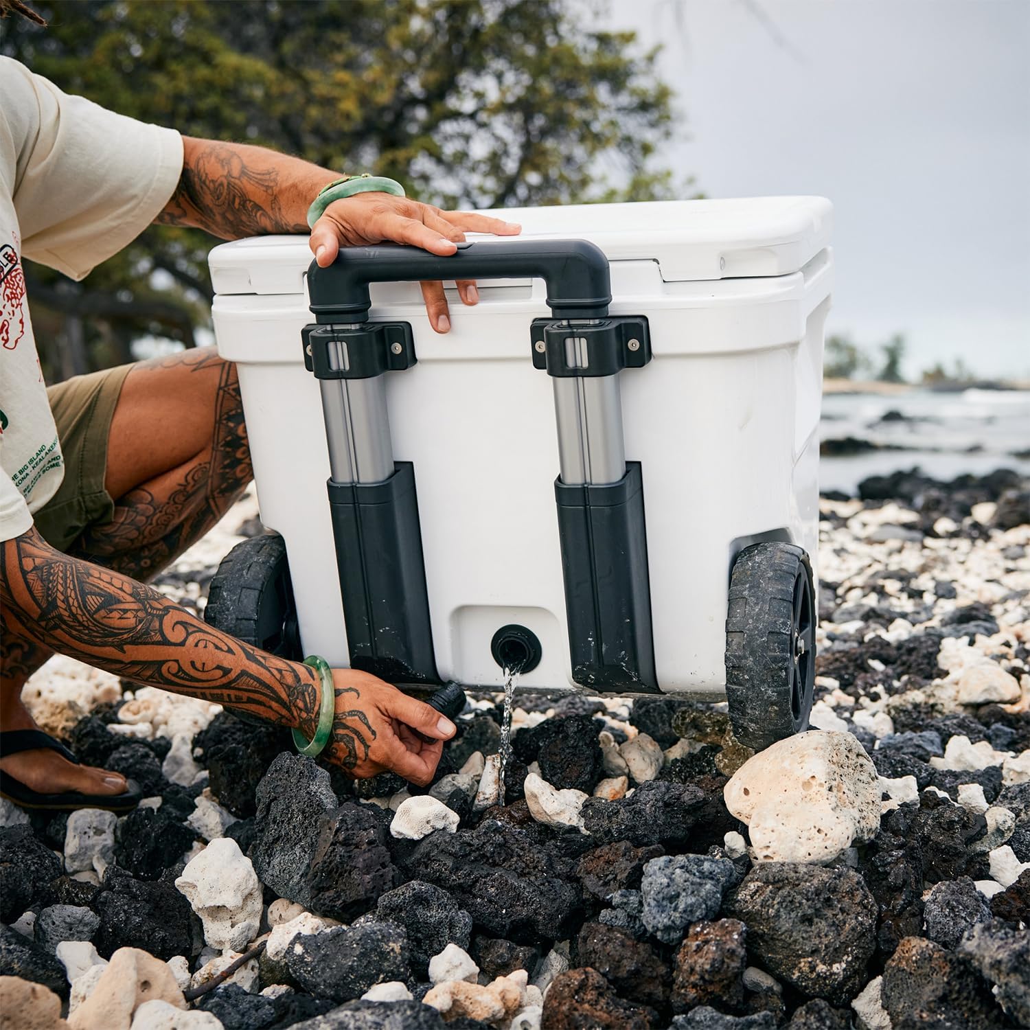 YETI Roadie 32 Wheeled Cooler, White YETI Roadie 32 Wheeled Cooler