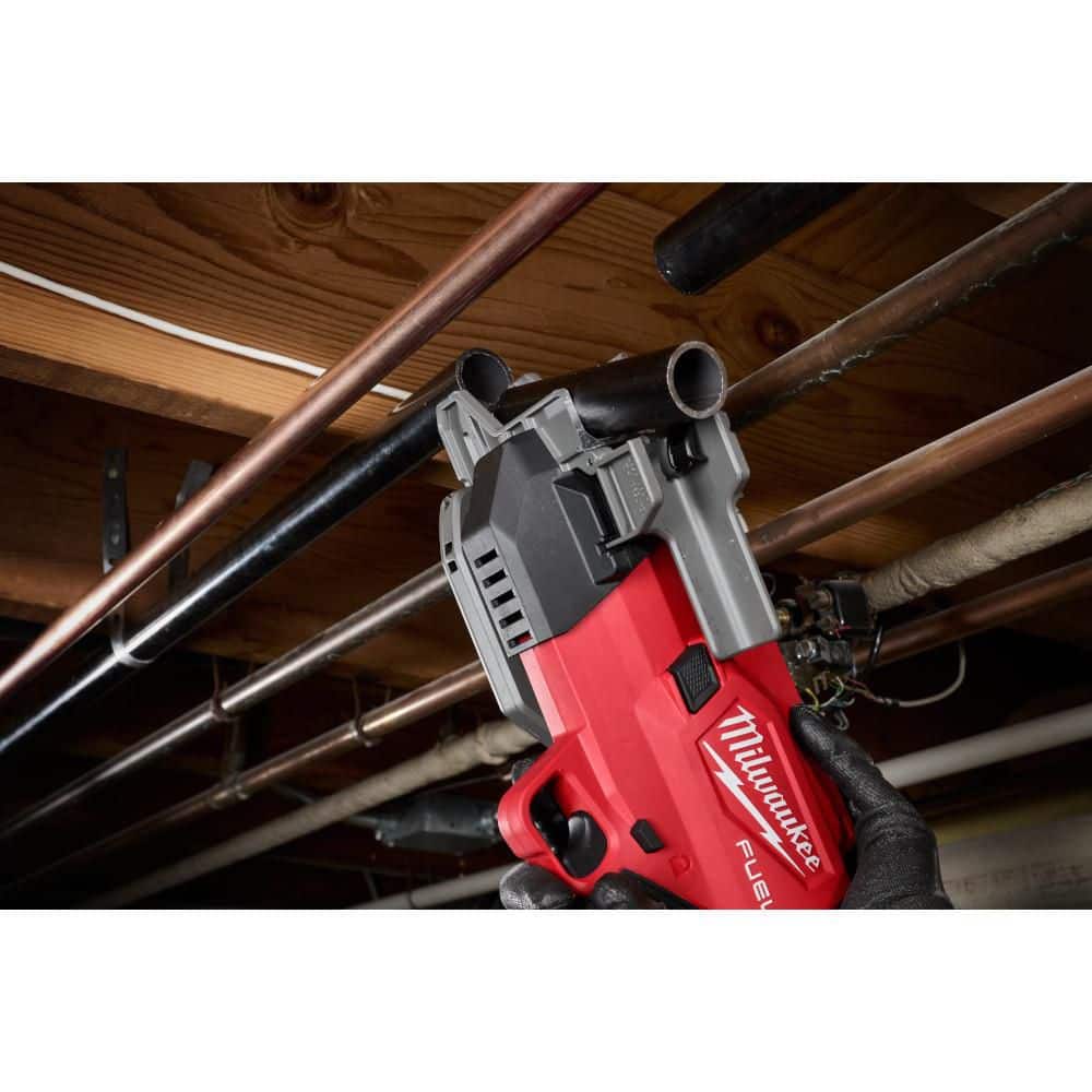 Milwaukee M18 FUEL 18V Lithium-Ion Brushless Cordless 1/2 in.-1 in. Steel Pipe Cutter 3469-20 Milwaukee M18 FUEL 18V Lithium-Ion Brushless Cordless 1/2 in.-1 in. Steel Pipe Cutter 3469-20