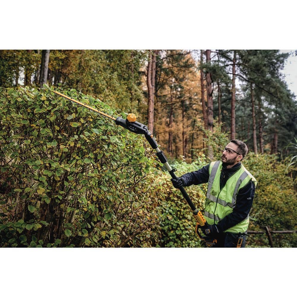 DEWALT 20V MAX 22 in. Cordless Battery Powered Pole Hedge Trimmer Kit with (1) 4 Ah Battery & Charger DCPH820M1
