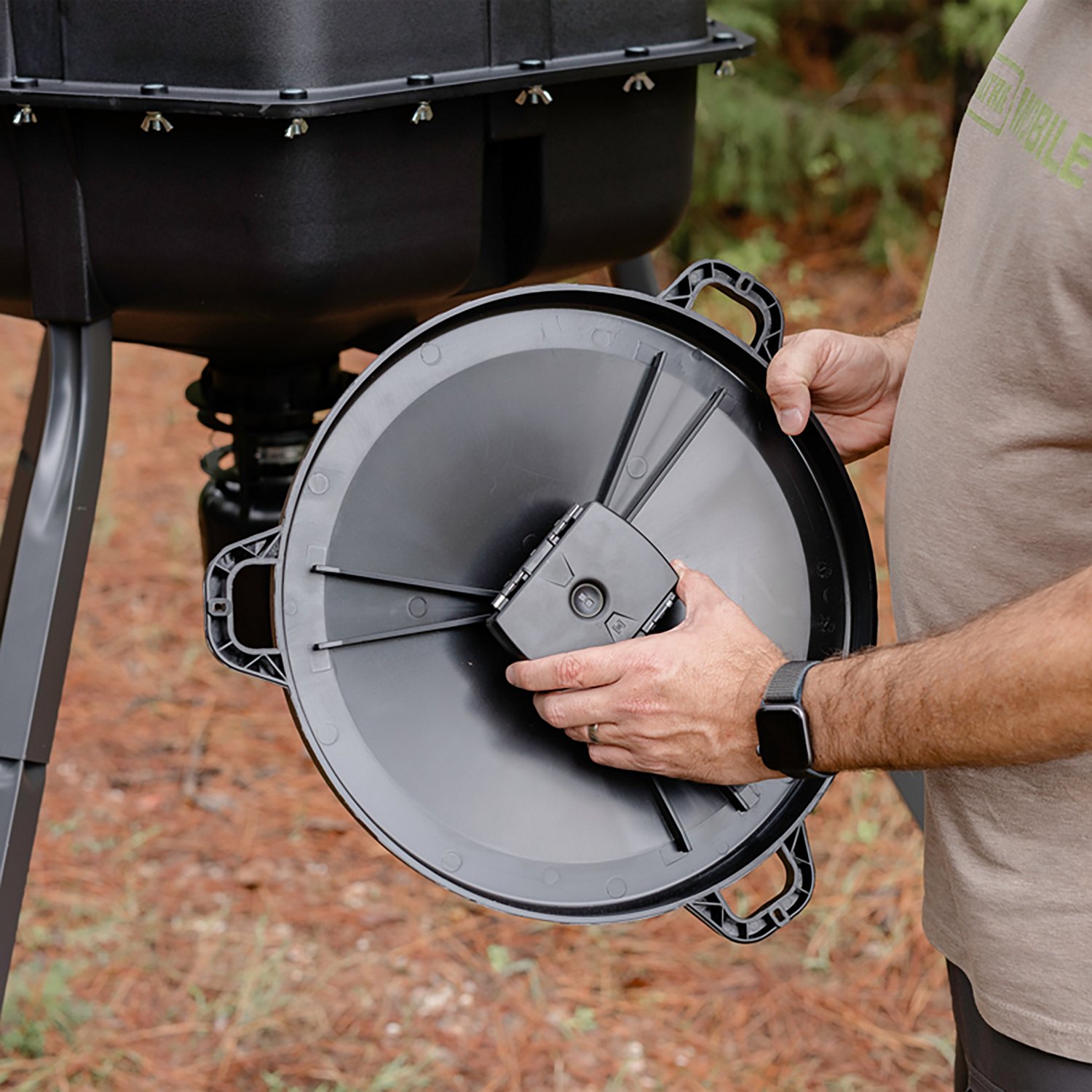 Moultrie 250 lb Pro II Cellular Deer Feeder Moultrie 250 lb Pro II Cellular Deer Feeder