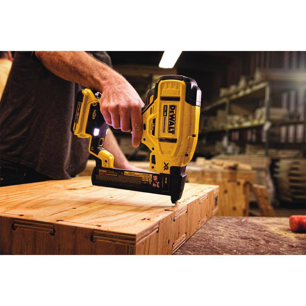 DEWALT 20V MAX XR Lithium-Ion Cordless 18-Gauge Narrow Crown Stapler Kit with 2.0Ah Battery, Charger and Contractor Bag DEWALT 20V MAX XR Lithium-Ion Cordless 18-Gauge Narrow Crown Stapler Kit with 2.0Ah Battery, Charger and Contractor Bag - Image 2
