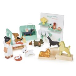 Tender Leaf Toys - Waggy Tails Dog Salon - Wooden Interactive Pet Care Grooming Play Set for Kids - Fun Role-Play Set - Age 3+