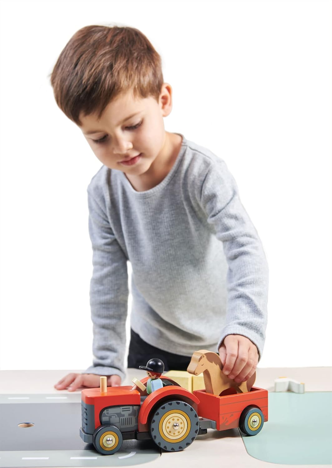Tender Leaf Toys - Farmyard Tractor - Wooden Tractor Toy with Removeable Trailer, Animals and Accessories - Age 18m+ Tender Leaf Toys - Farmyard Tractor - Wooden Tractor Toy with Removeable Trailer, Animals and Accessories - Age 18m+ - Image 3
