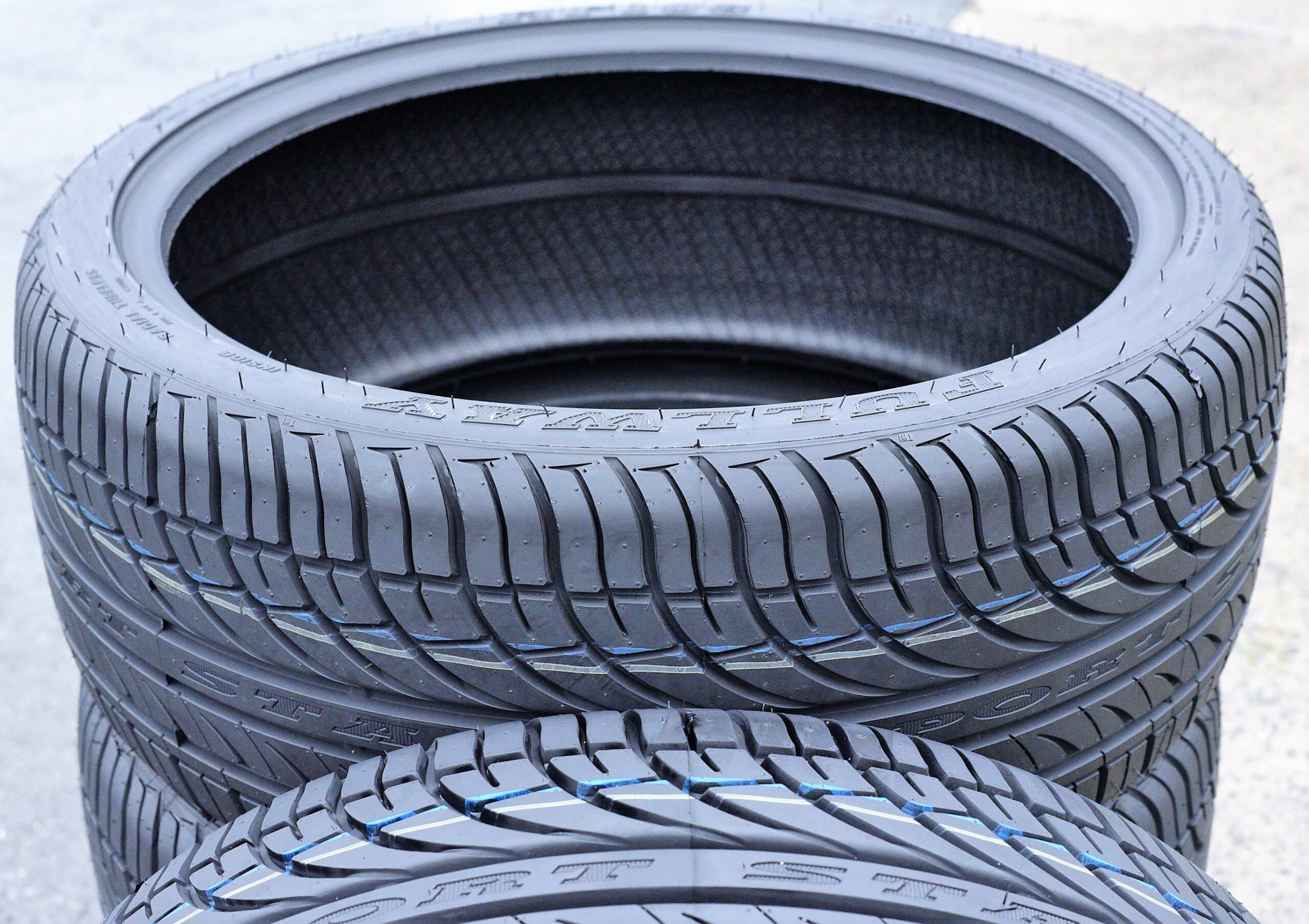 Set of 4 Fullway HP108 245/45ZR18 245/45R18 100W XL High Performance a/s All Season Tires Set of 4 Fullway HP108 245/45ZR18 245/45R18 100W XL High Performance a/s All Season Tires